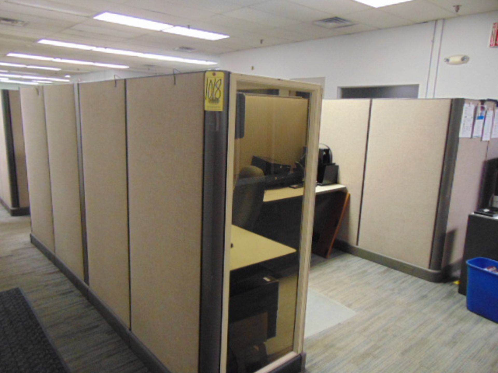 LOT OF OFFICE CUBICLES: total of (6) work stations (no paperwork or computers) - Image 2 of 8