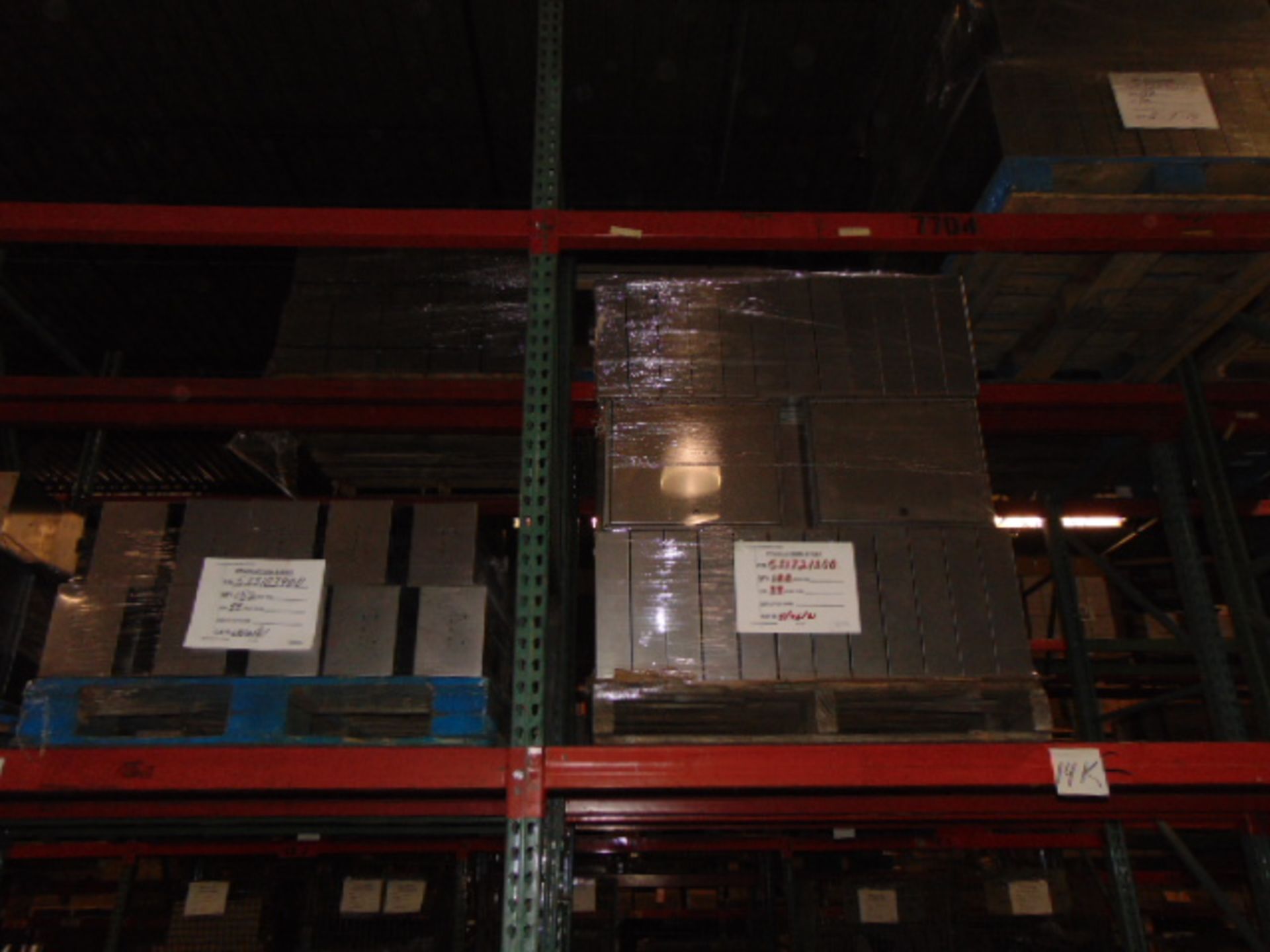 LOT CONTENTS OF PALLET RACKING SECTIONS (22) : steel parts & wire baskets (no racks) - Image 20 of 31