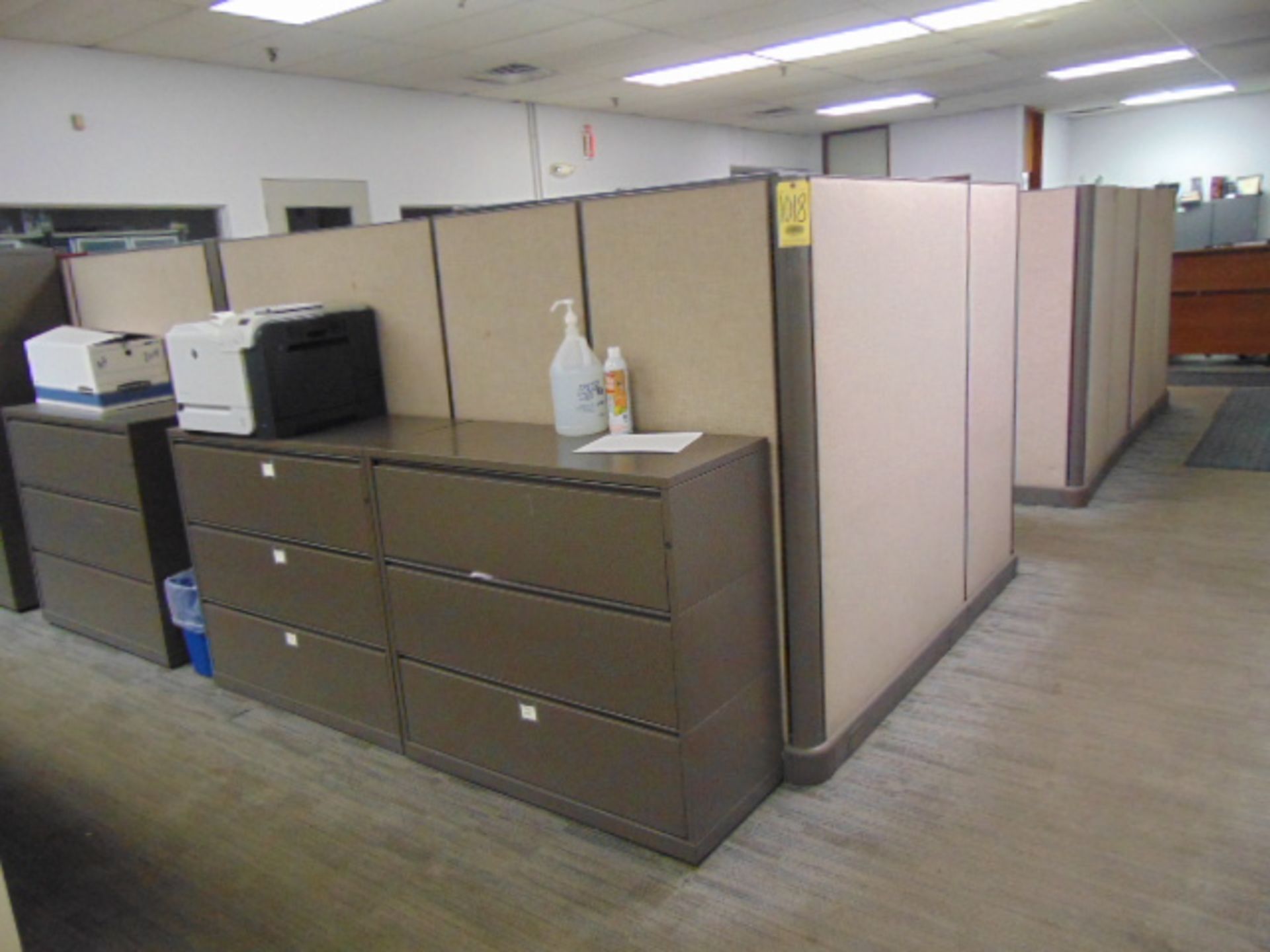 LOT OF OFFICE CUBICLES: total of (6) work stations (no paperwork or computers)