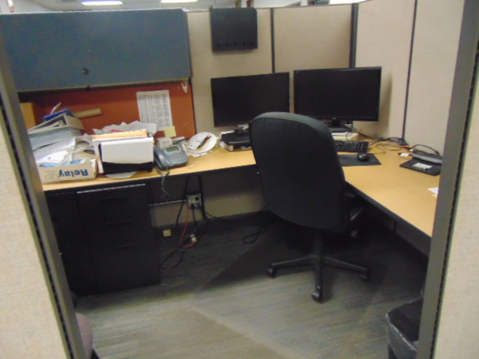 LOT OF OFFICE CUBICLES: total of (8) work stations, w/ (8) file cabinets (no paperwork or - Image 3 of 11