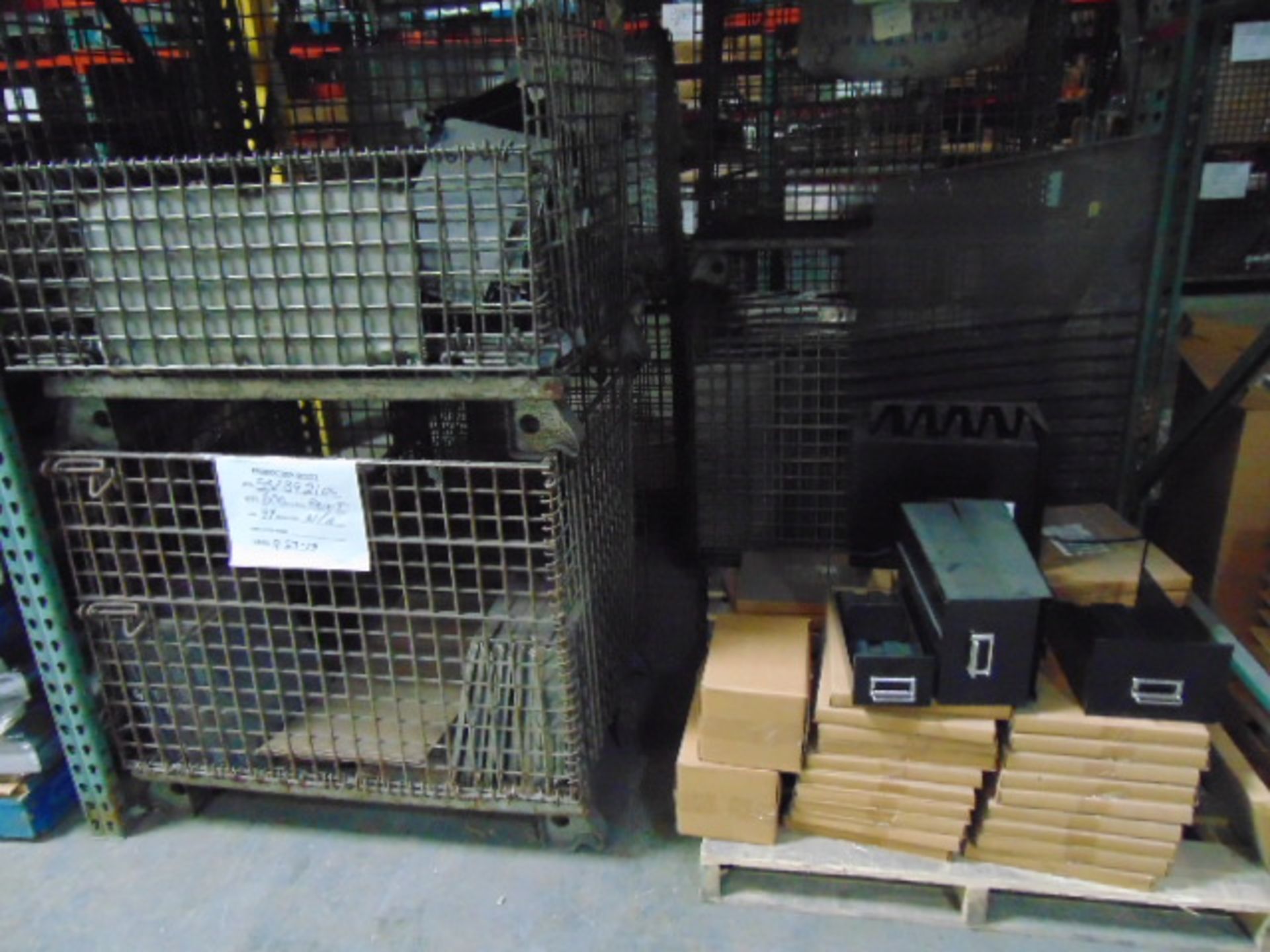 LOT CONTENTS OF PALLET RACKING SECTIONS (22) : steel parts & wire baskets (no racks) - Image 24 of 31
