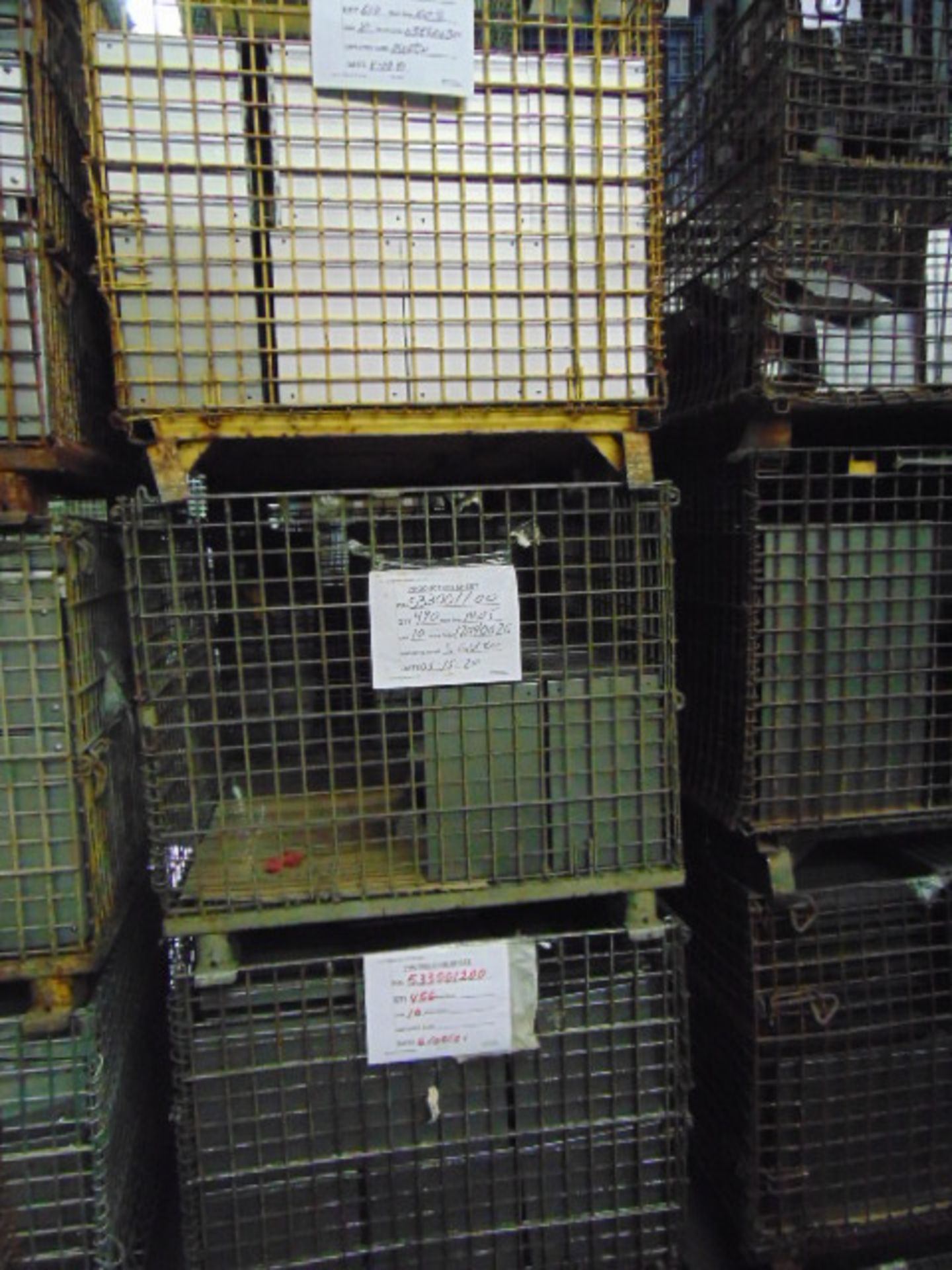 LOT CONSISTING OF: steel parts & wire backets (in two rows) - Image 8 of 10