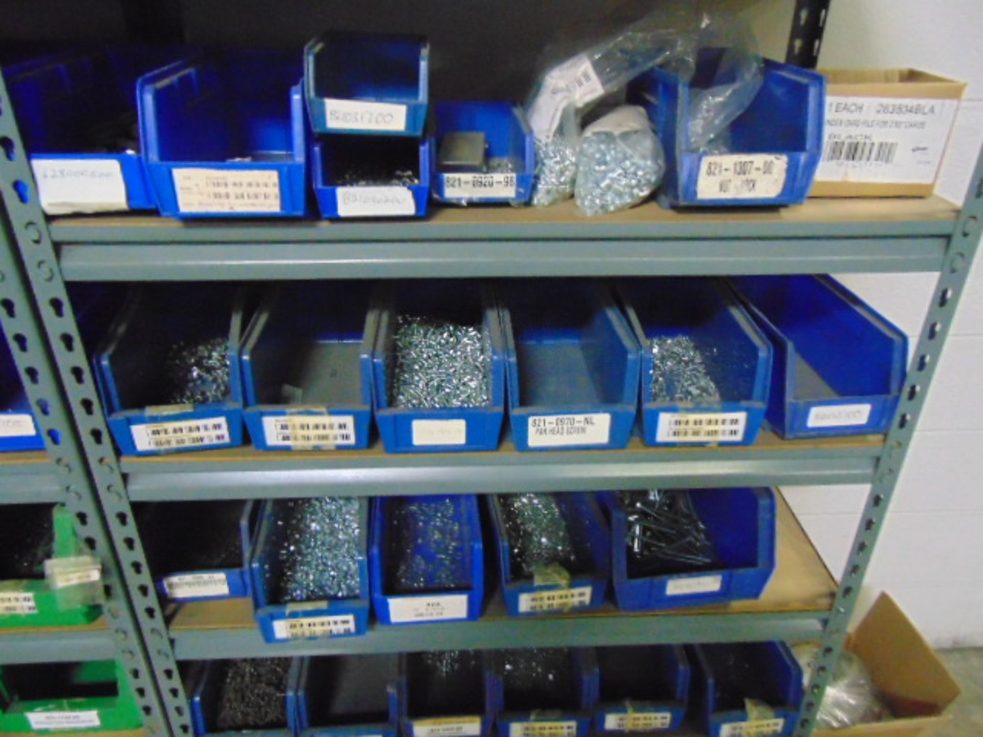 LOT CONSISTING OF: screws, nuts & fasteners, w/ rack, assorted - Image 4 of 4