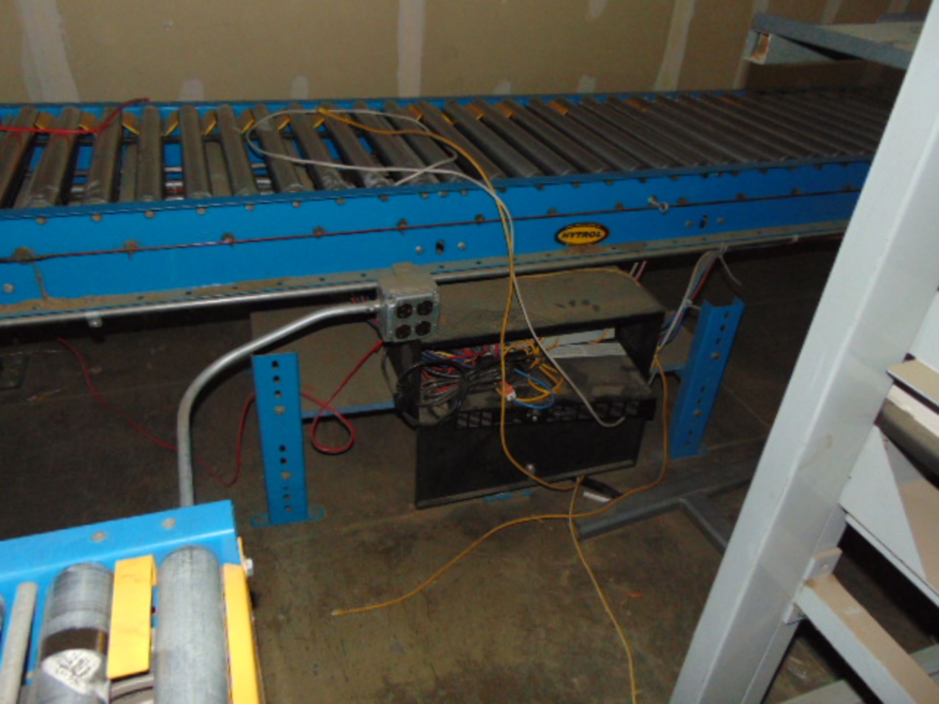 LOT OF CONVEYOR SYSTEMS: including (3) Hytrol 20" x 29' power belt conveyors, (1) 30' (est) power - Image 23 of 27