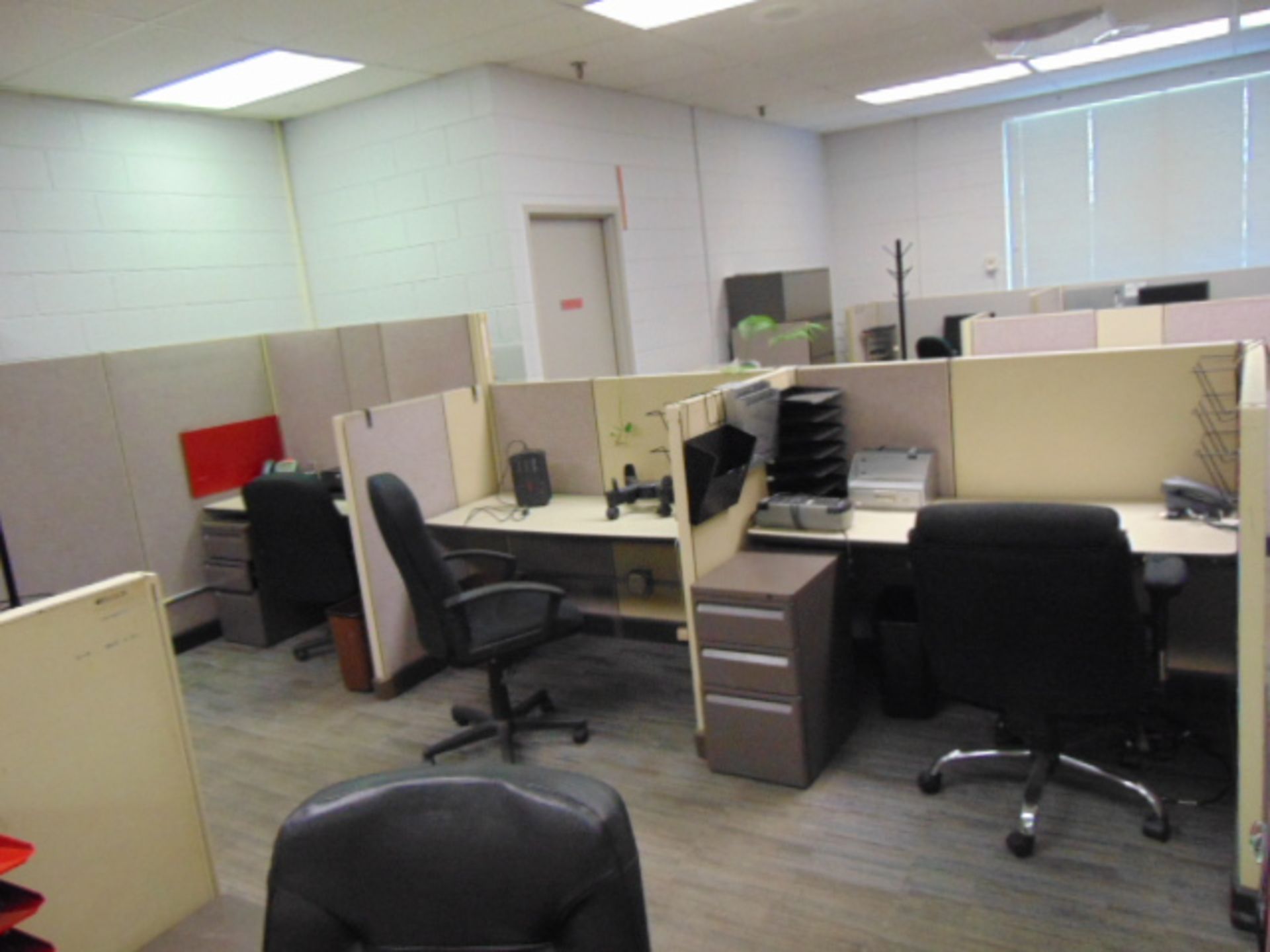 LOT OF OFFICE CUBICLES: (2) printers, (20) chairs, total of (23) desks - Image 3 of 9