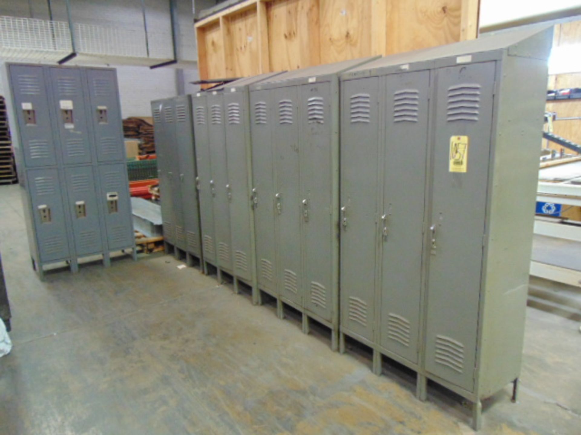 LOT OF LOCKERS (Located at Block & Company, Inc. 1111 Wheeling Road, Wheeling, IL 60090)