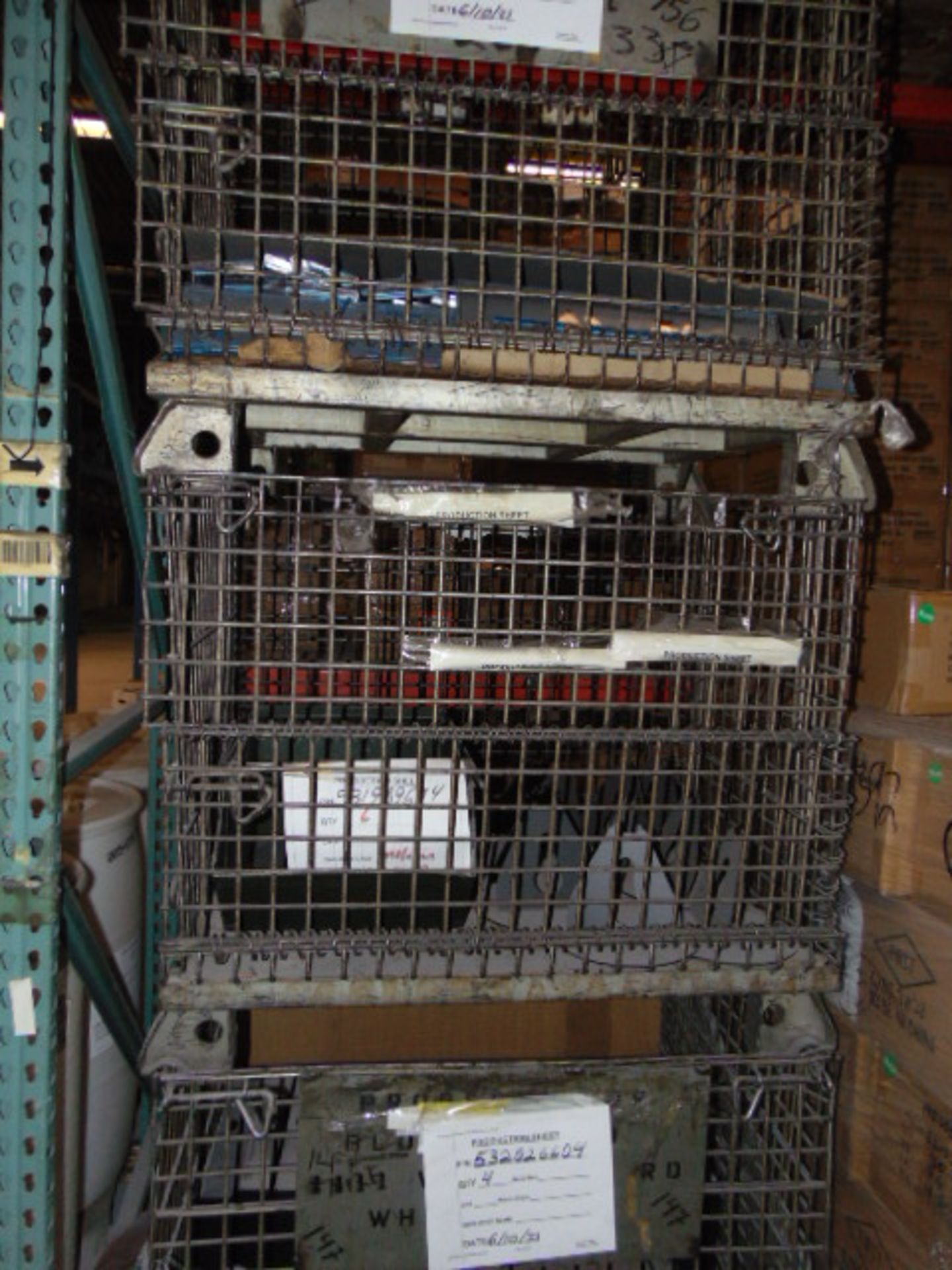 LOT CONTENTS OF PALLET RACKING SECTIONS (23) : steel parts, 3 x 5 followers, plastic hooks, - Image 28 of 43