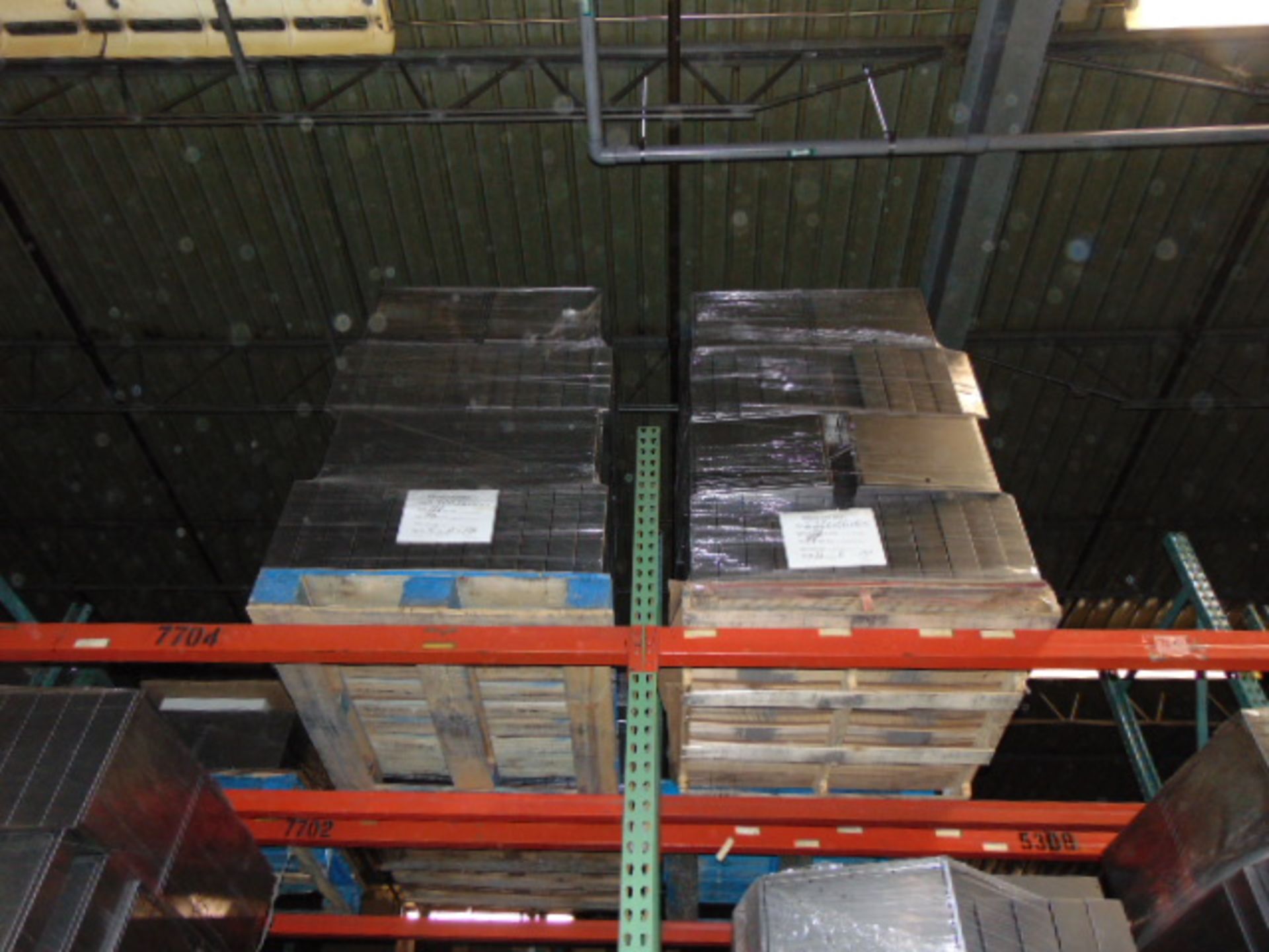 LOT CONTENTS OF PALLET RACKING SECTIONS (22) : steel parts & wire baskets (no racks) - Image 19 of 31