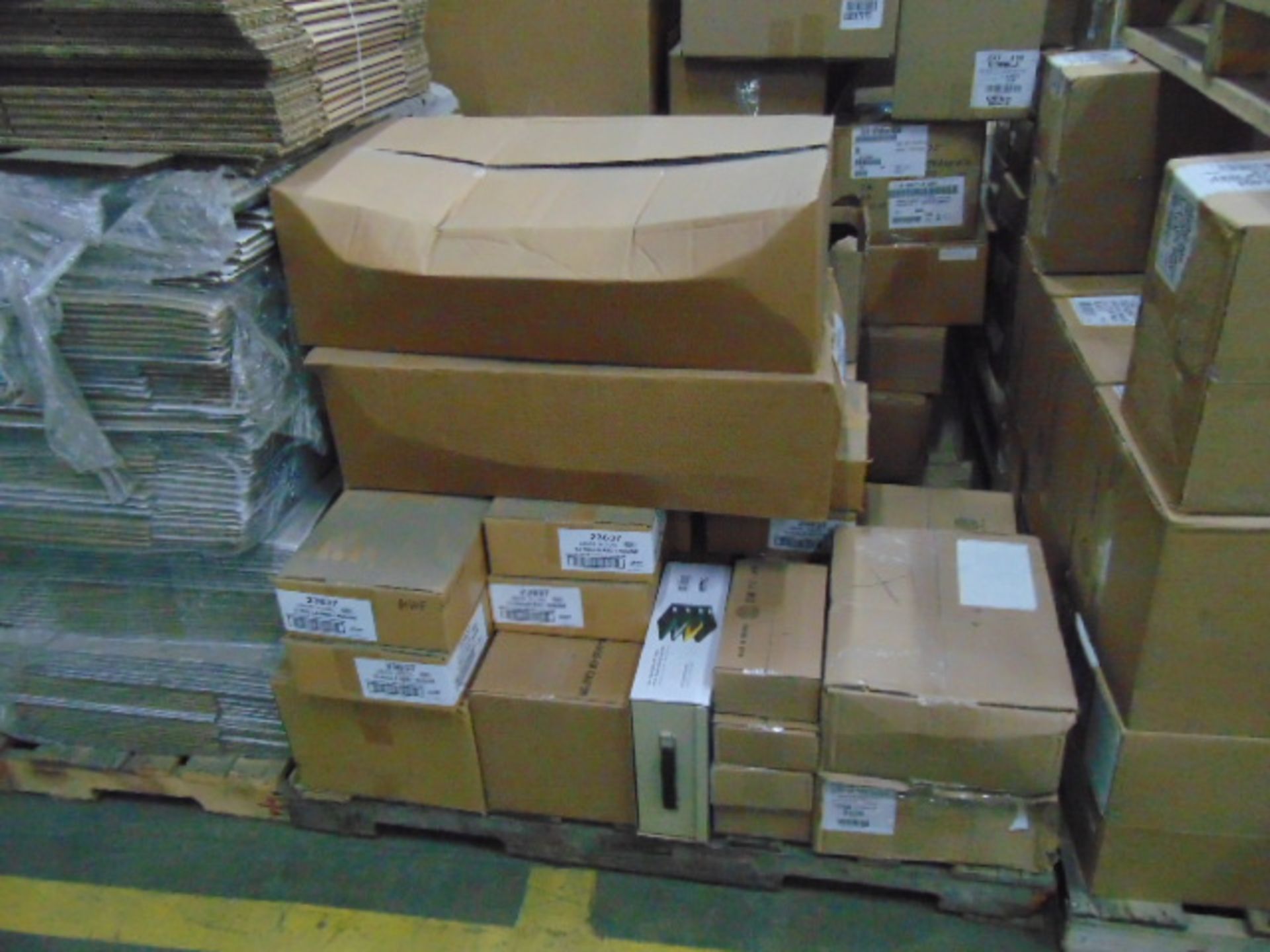 LOT CONSISTING OF: steel bookends, letter trays, coin sorters, etc., assorted (on nine pallets) - Image 5 of 10
