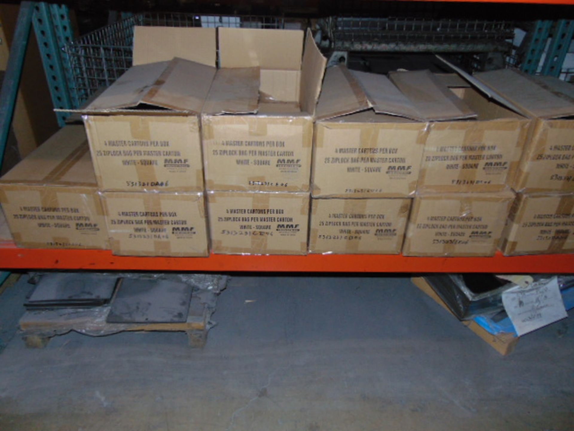 LOT CONTENTS OF PALLET RACKING SECTIONS (23) : steel parts, 3 x 5 followers, plastic hooks, - Image 13 of 43