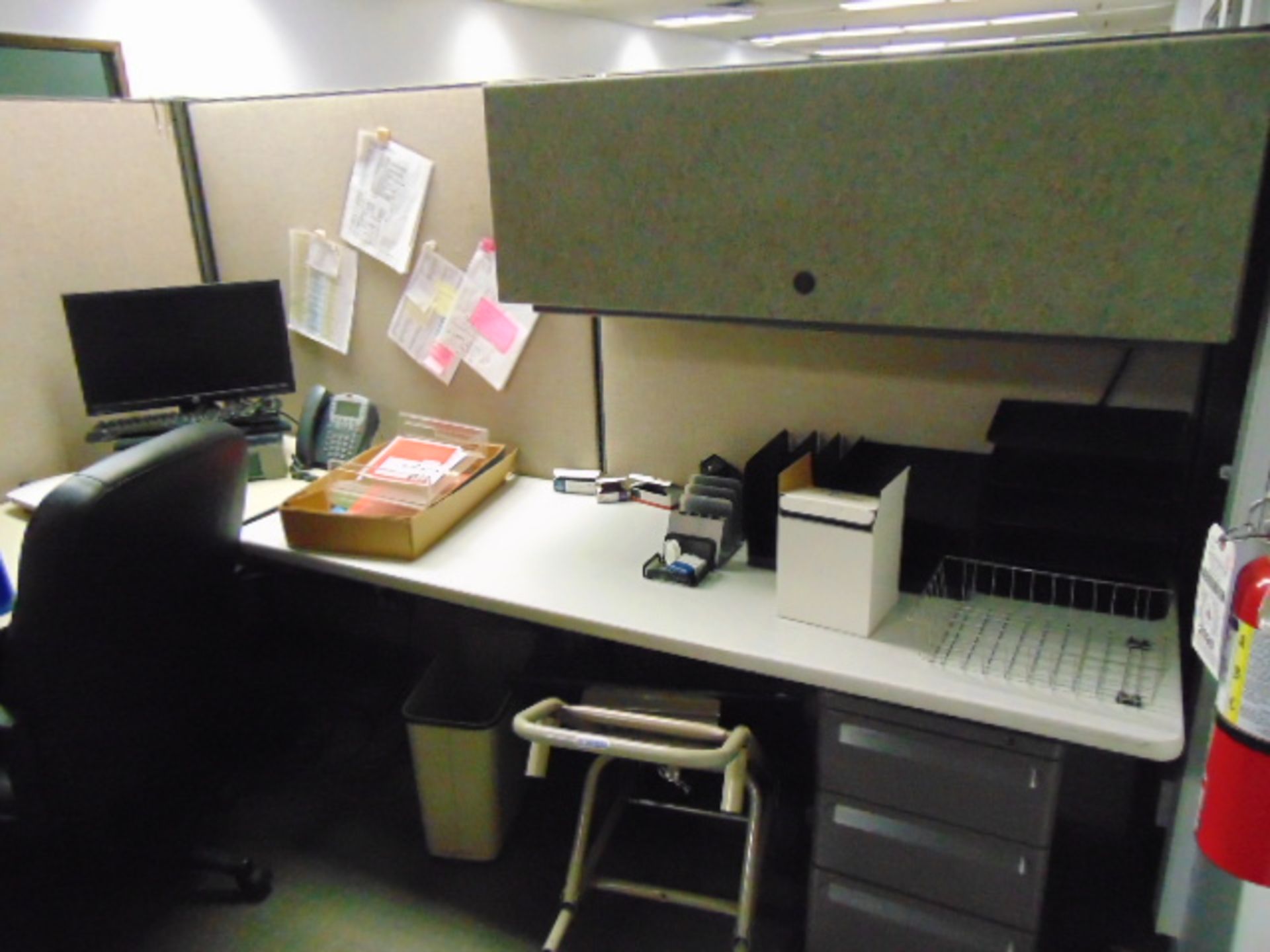 LOT OF OFFICE CUBICLES: total of (6) work stations (no paperwork or computers) - Image 4 of 8
