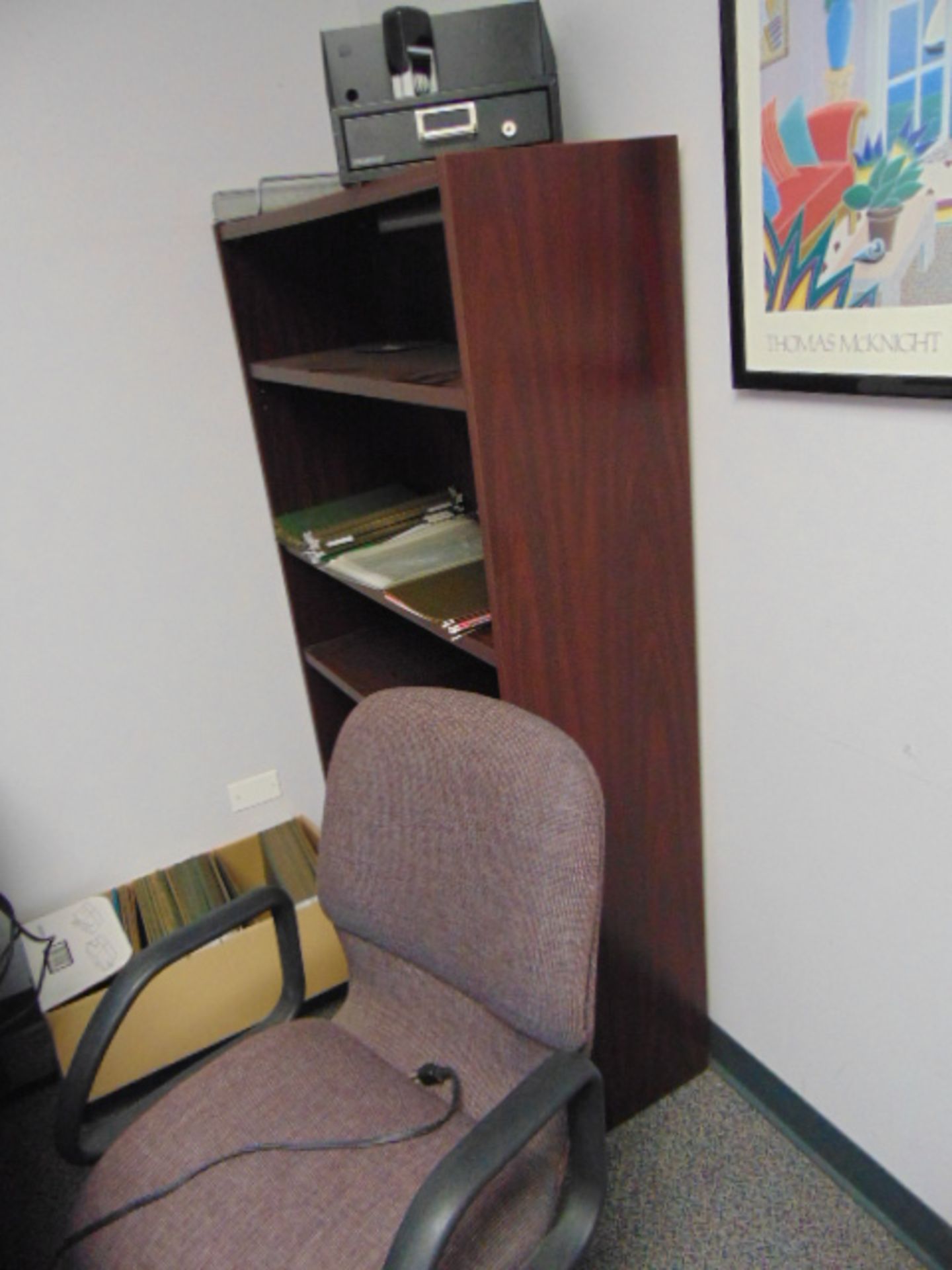 LOT CONSISTING OF: (3) desks, (4) file cabinets, (5) chairs, (2) bookcases & H.P. Printer - Image 4 of 10