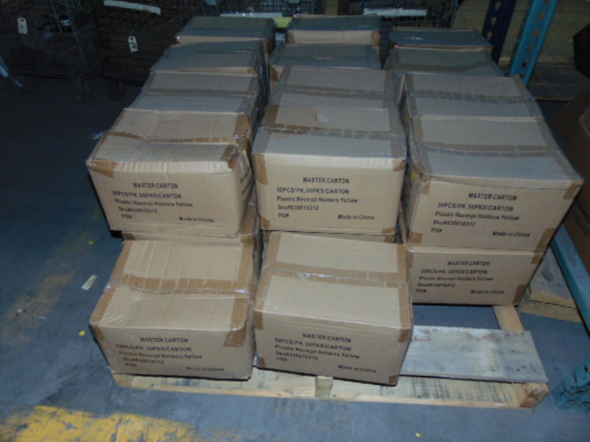 LOT CONTENTS OF PALLET RACKING SECTIONS (24) : steel parts, 3 x 5 followers, plastic hooks, - Image 22 of 33