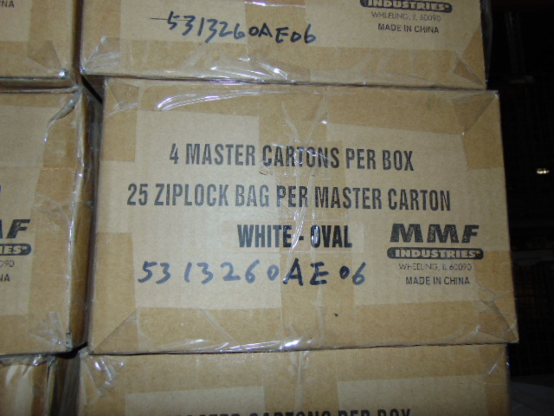 LOT CONTENTS OF PALLET RACKING SECTIONS (23) : steel parts, 3 x 5 followers, plastic hooks, - Image 25 of 43