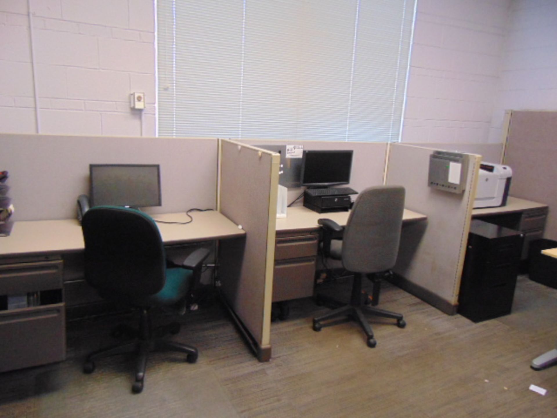 LOT OF OFFICE CUBICLES: total of (5) work stations & (2) printers - Image 2 of 6