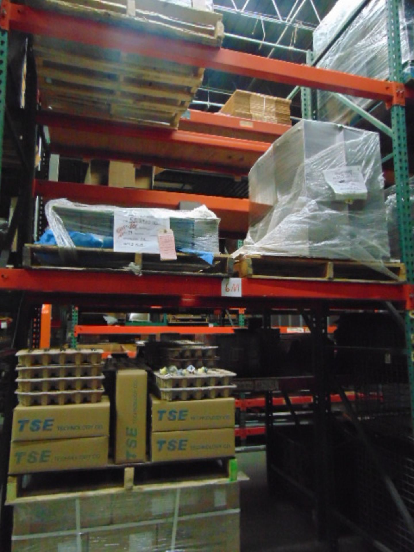 LOT CONTENTS OF PALLET RACKING SECTIONS (24) : assorted steel parts & cardboard (no racks) - Image 13 of 21