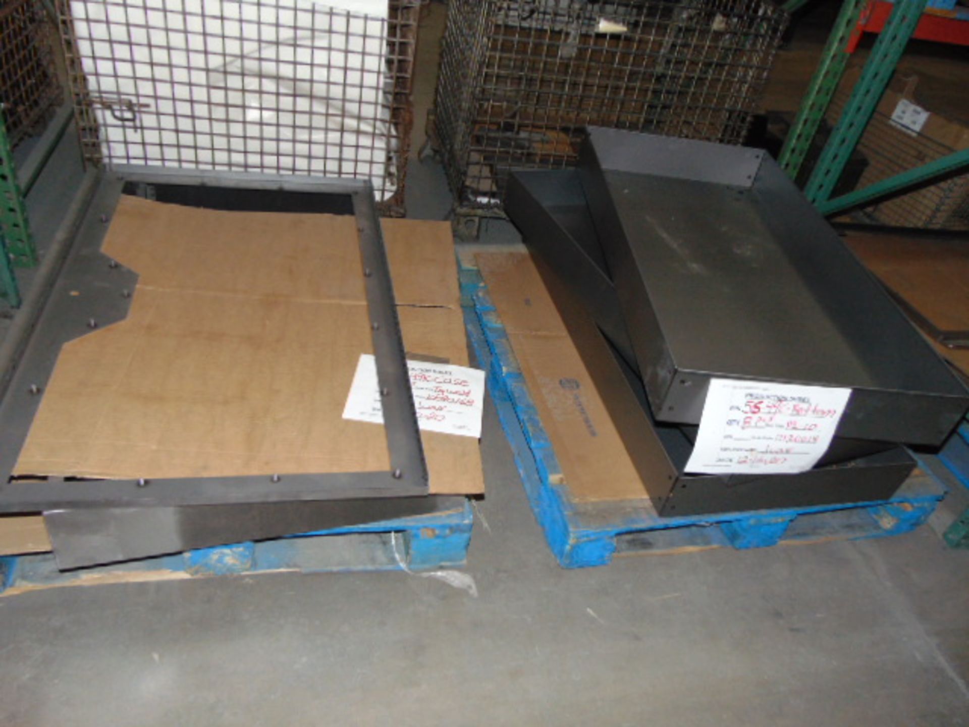 LOT CONTENTS OF PALLET RACKING SECTIONS (24) : assorted steel parts & cardboard (no racks) - Image 18 of 21