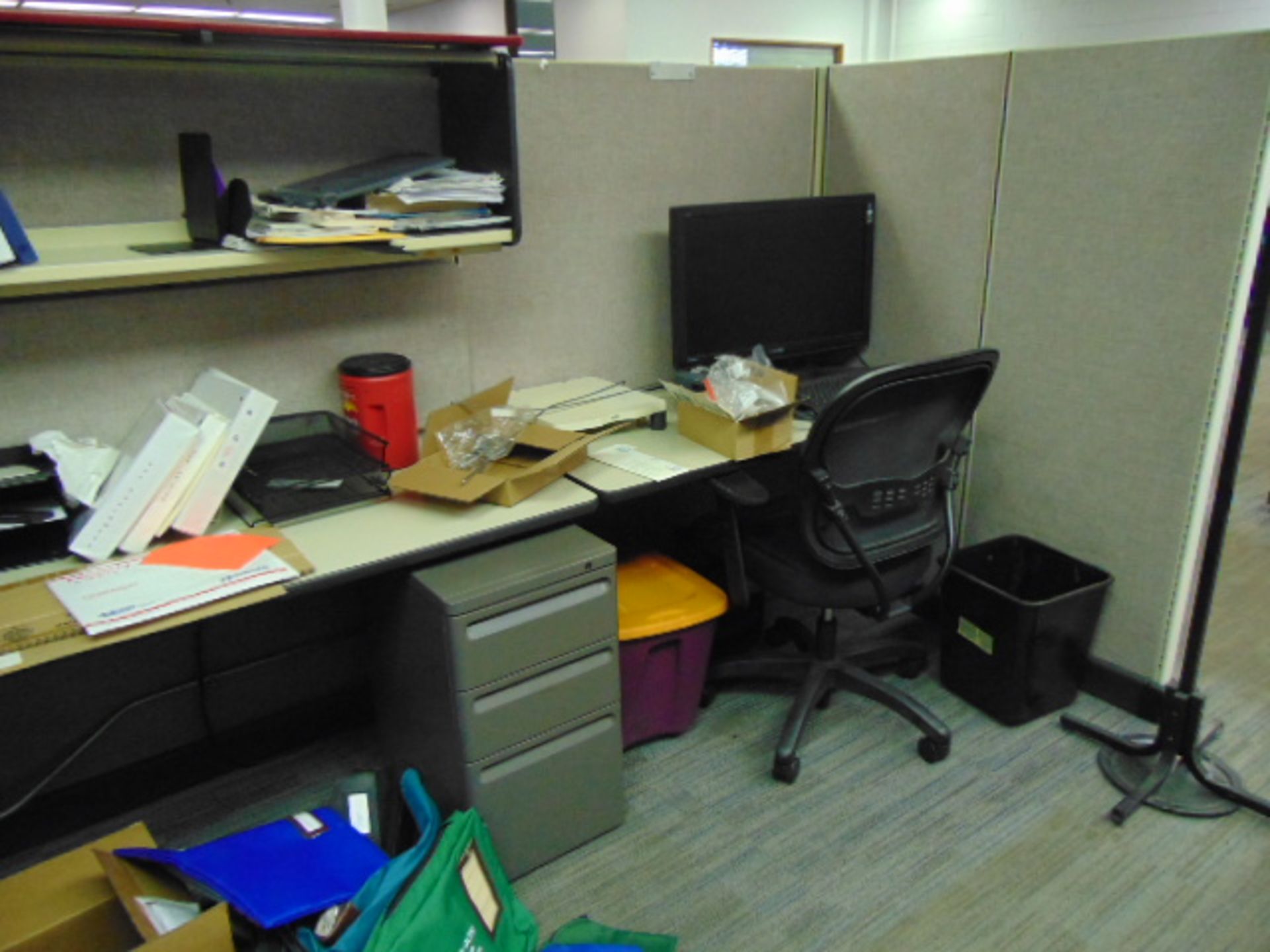 LOT OF OFFICE CUBICLES: total of (11) work stations (no paperwork or computers) - Image 5 of 14