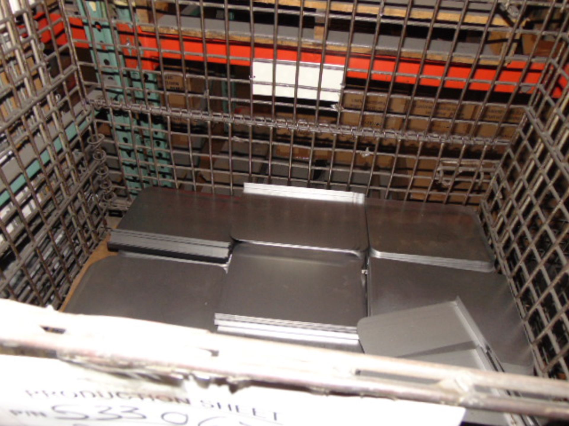 LOT CONTENTS OF PALLET RACKING SECTIONS (23) : steel parts, 3 x 5 followers, plastic hooks, - Image 38 of 43