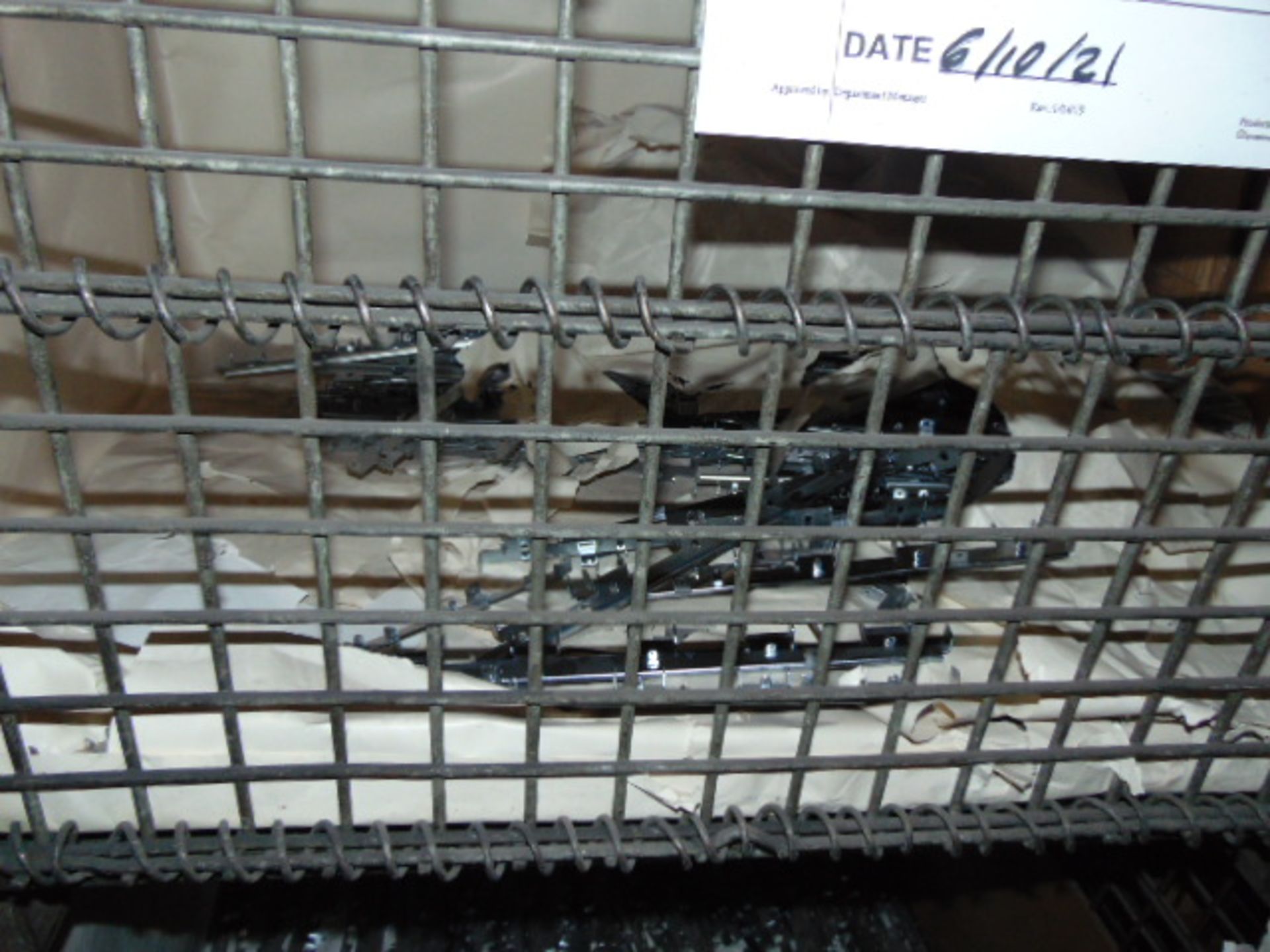 LOT CONTENTS OF PALLET RACKING SECTIONS (23) : steel parts, 3 x 5 followers, plastic hooks, - Image 35 of 43