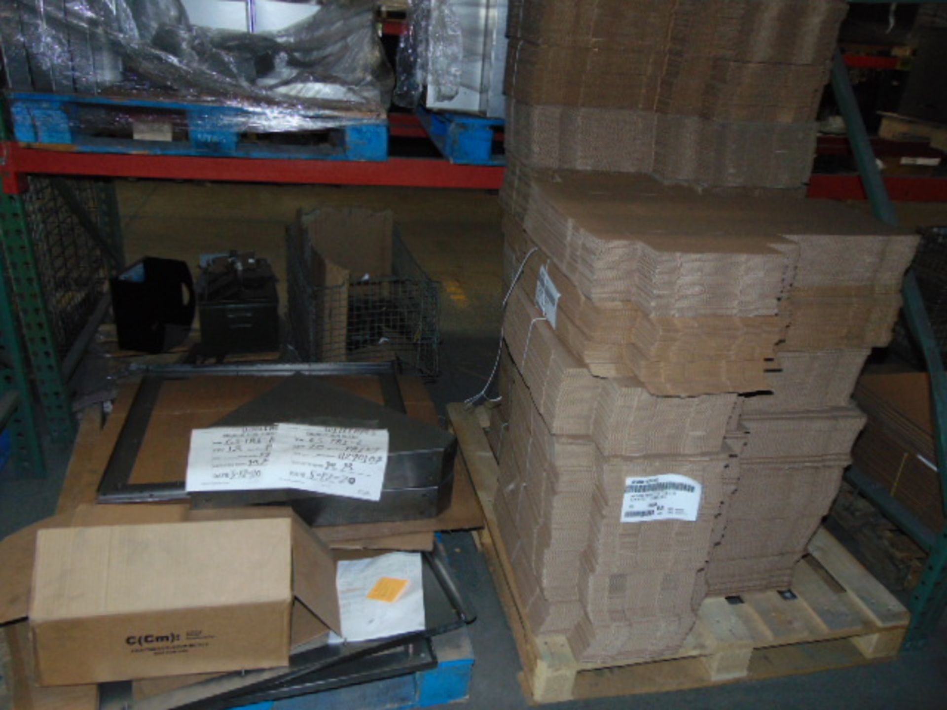 LOT CONTENTS OF PALLET RACKING SECTIONS (24) : assorted steel parts & cardboard (no racks) - Image 19 of 21