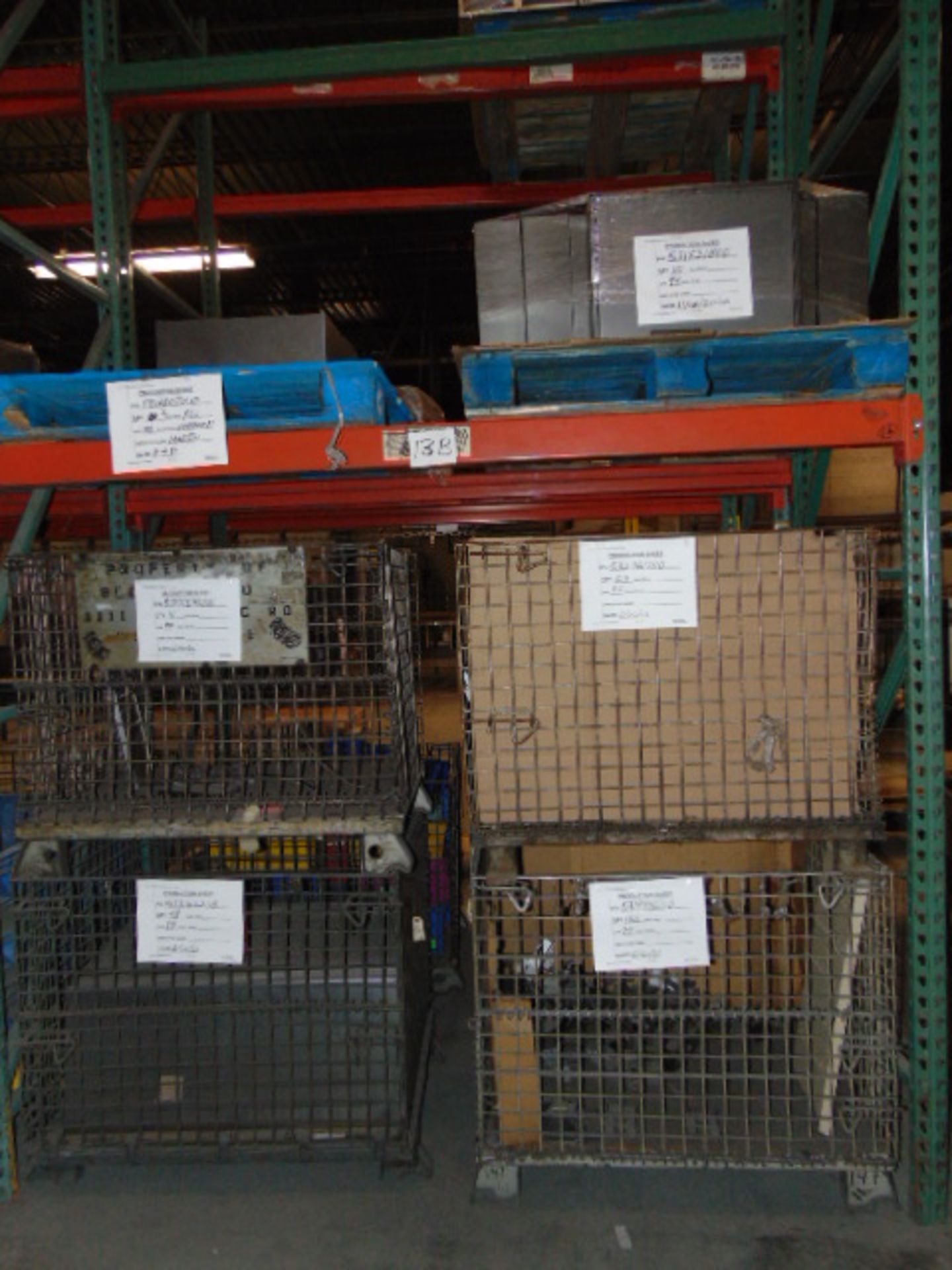 LOT CONTENTS OF PALLET RACKING SECTIONS (22) : steel parts & wire baskets (no racks) - Image 3 of 31