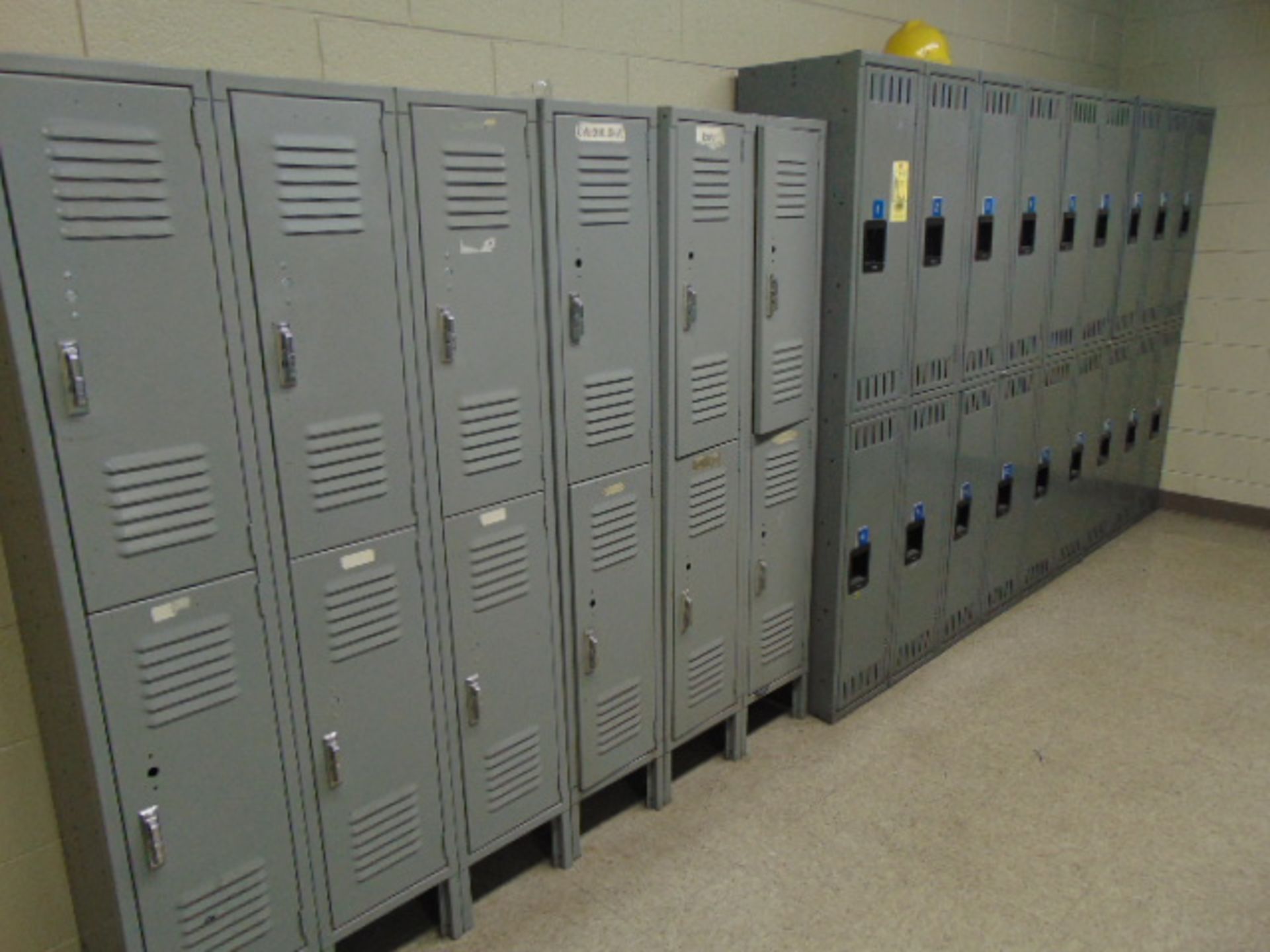 LOT OF LOCKERS, (60) doors total - Image 2 of 3