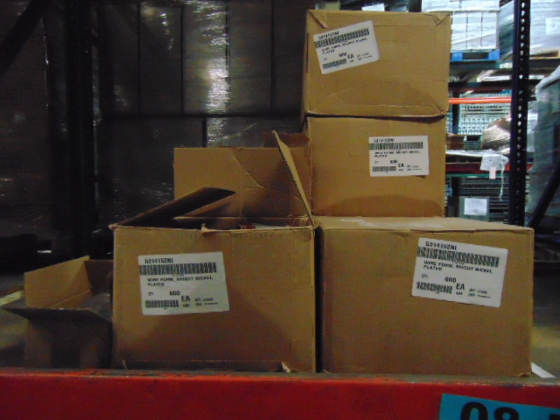 LOT CONTENTS OF PALLET RACKING SECTIONS (24) : steel parts, 3 x 5 followers, plastic hooks, - Image 29 of 33