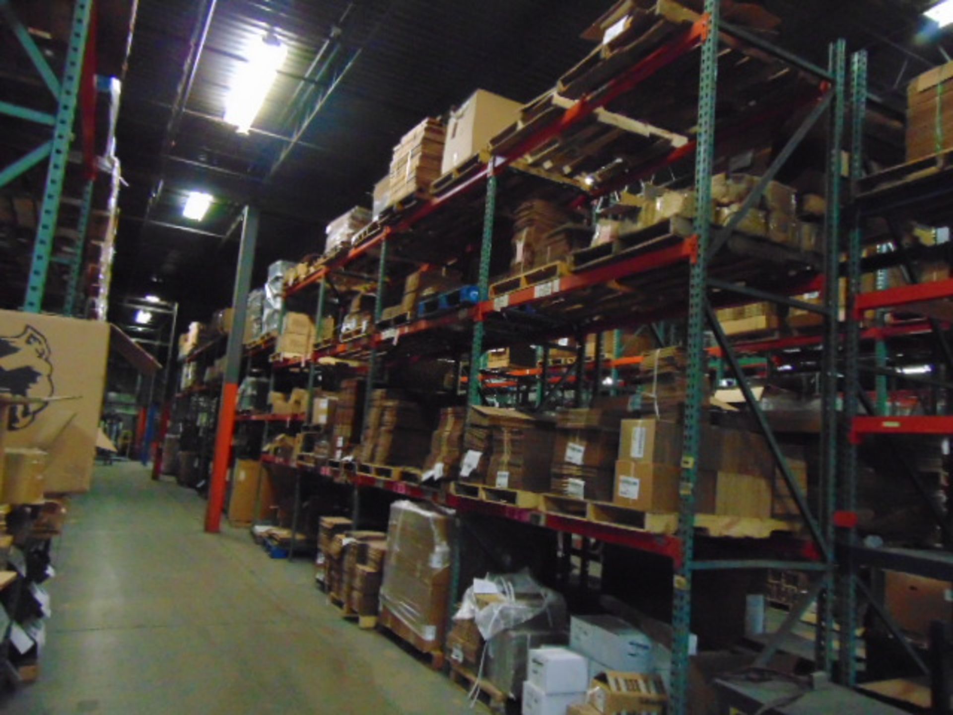 LOT CONTENTS OF PALLET RACKING SECTIONS (23) : steel parts, 3 x 5 followers, plastic hooks,