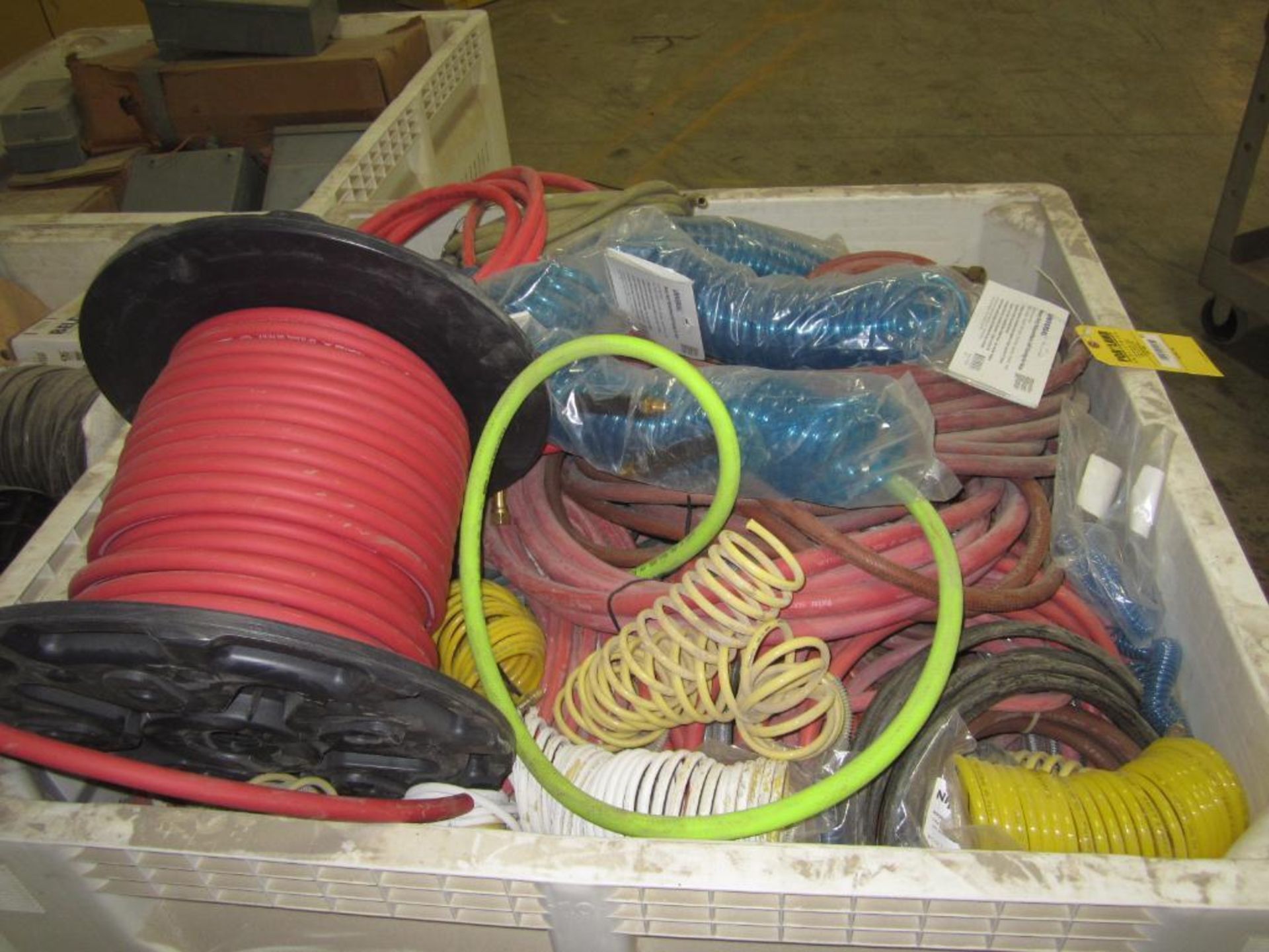 Tote of misc. hoses - Image 4 of 4