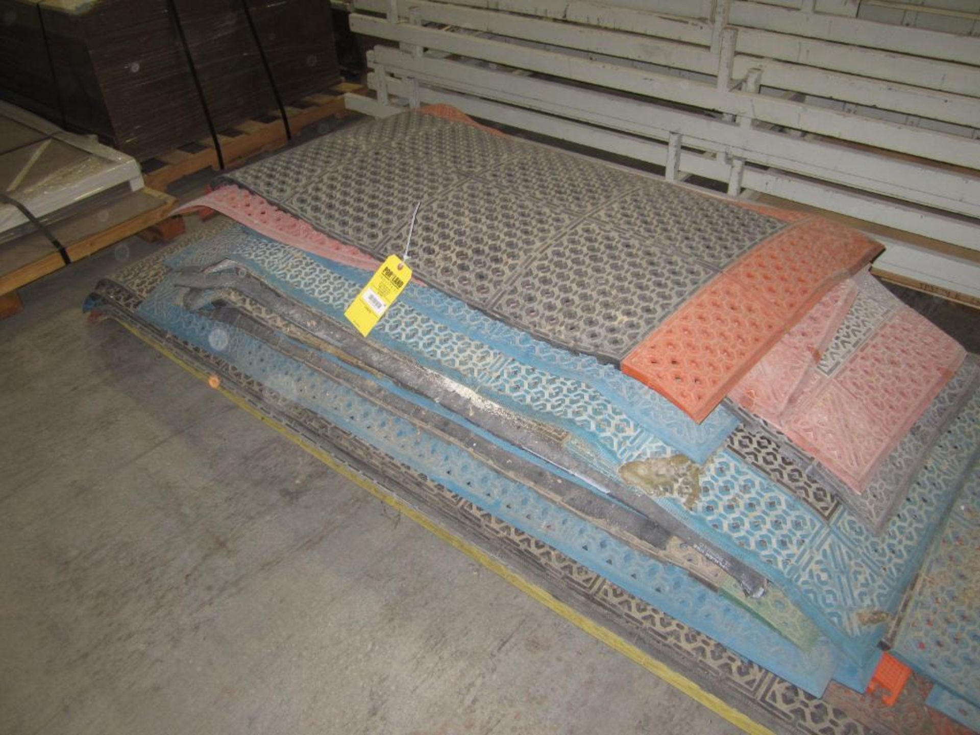 Pallet of mats - Image 2 of 3