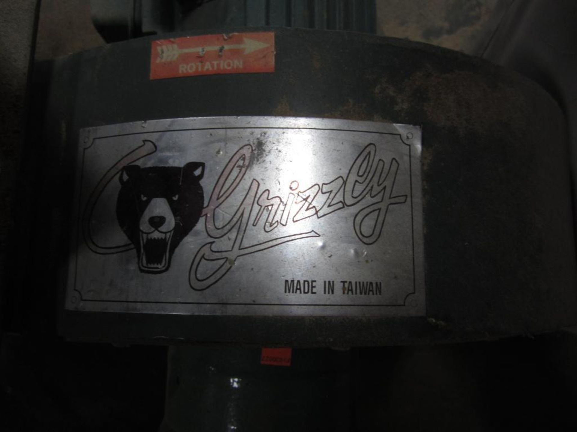 Grizzly industrial dust collector - Image 4 of 6