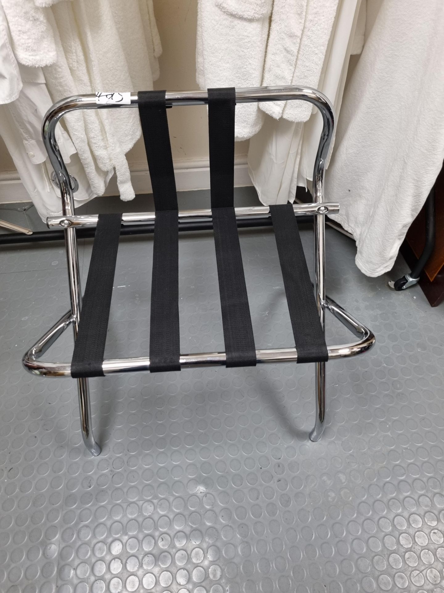 18x Chrome Luggage Rack Seats 62x 50x 70cm (Loclaundry)