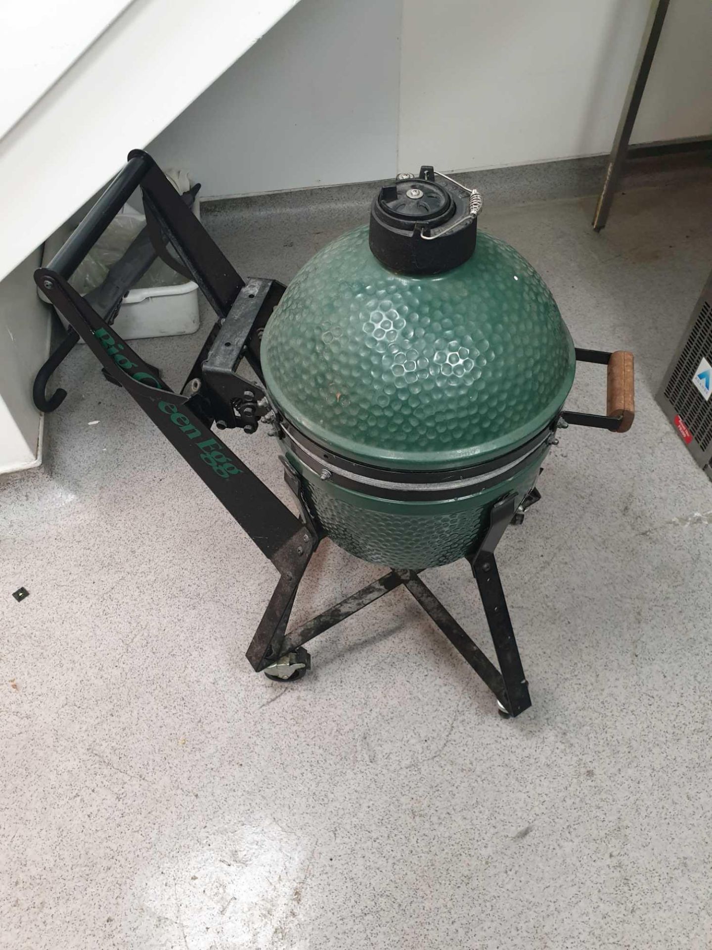 Ceramic Big Green Egg Including: Firebox Kamado Grill, Ceramic Grill, Charcoal Smoker With Egg