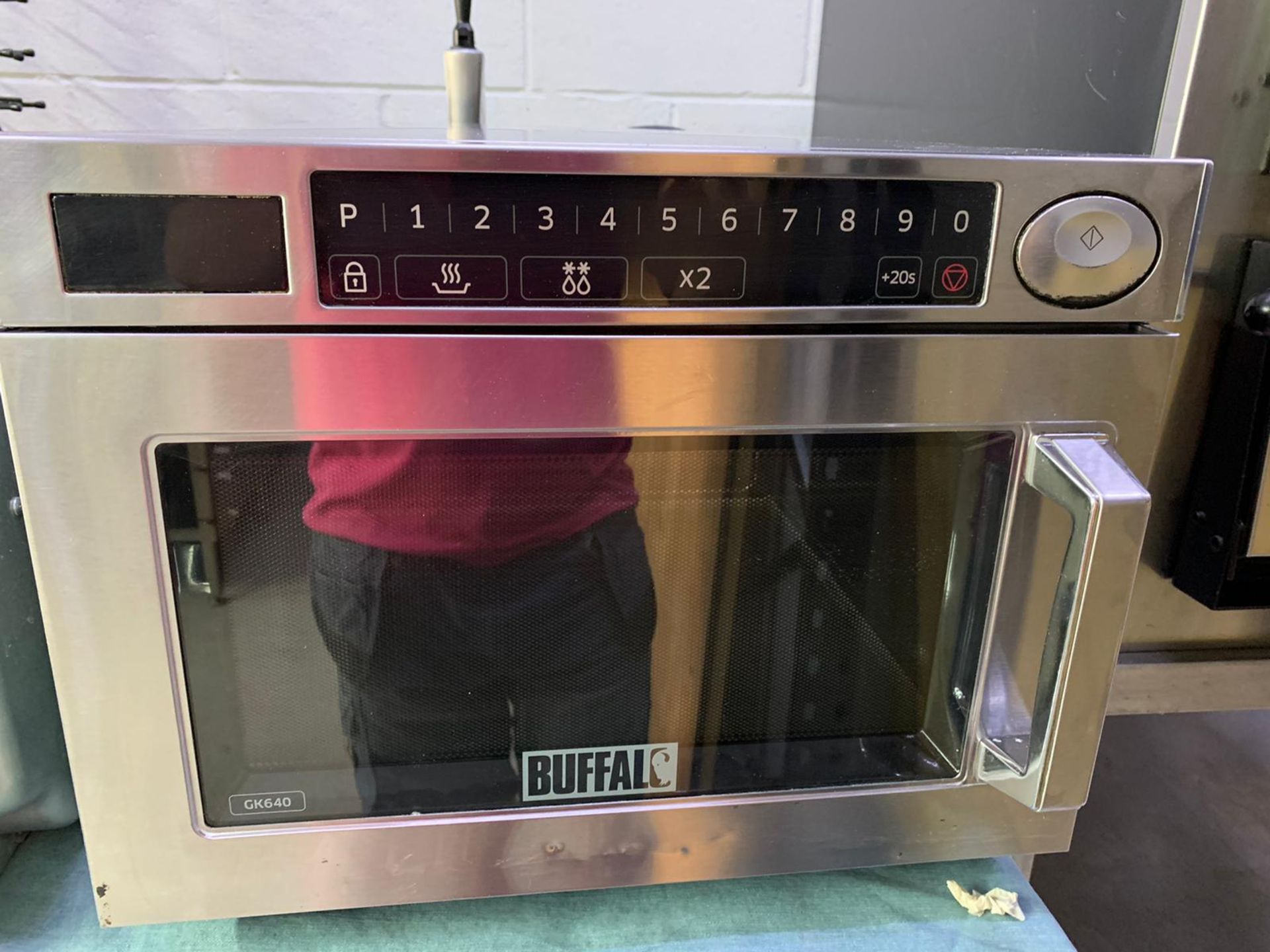 Buffalo Programmable Commercial Microwave Oven 1850W GK640 Power output: 1850 watts. 13A.