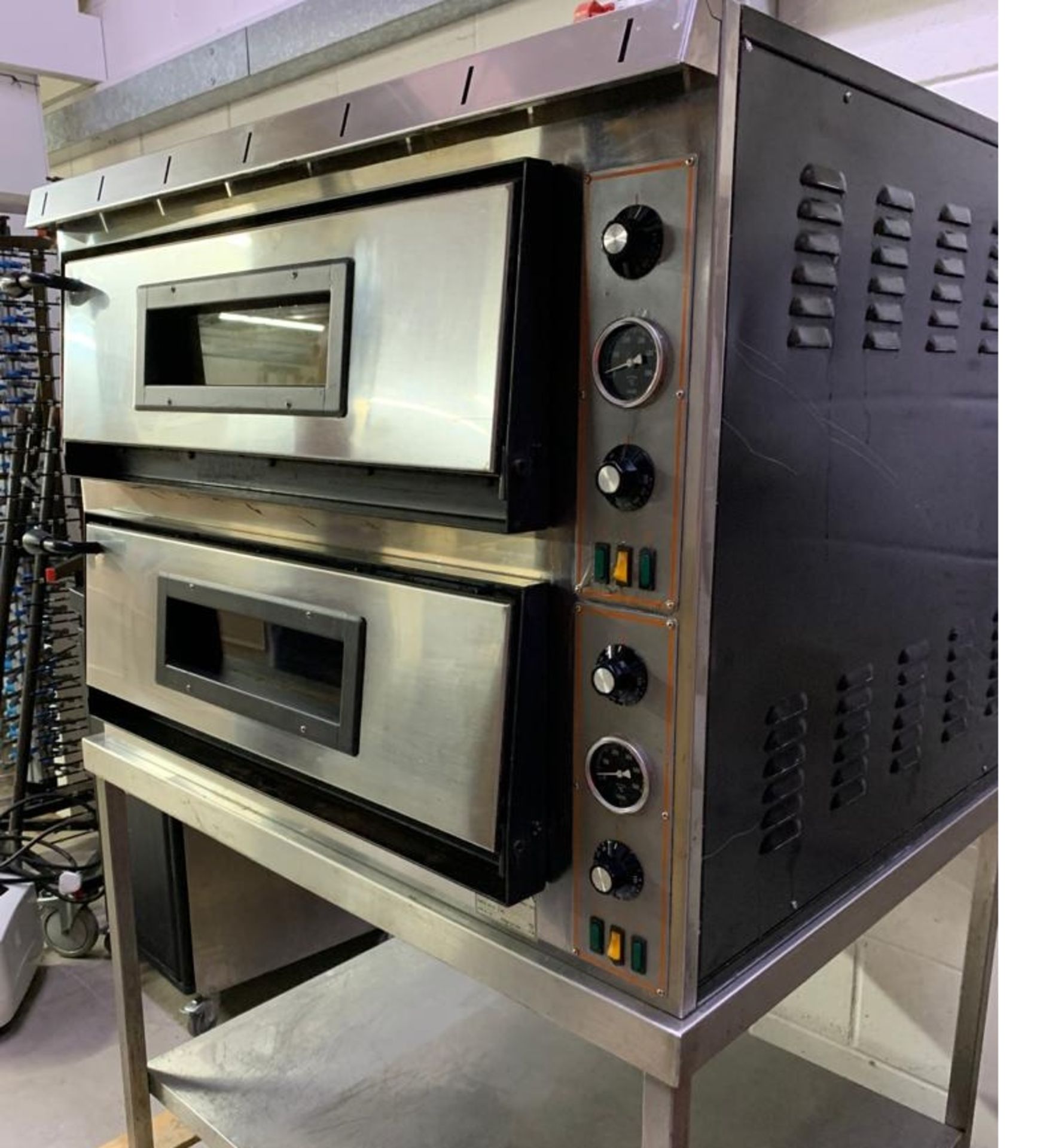 MEC ML44 Electric Pizza Oven Baking Chamber: 2 Max. Working Temperature: 500Â° C Power: 12 Kw ( - Image 4 of 4