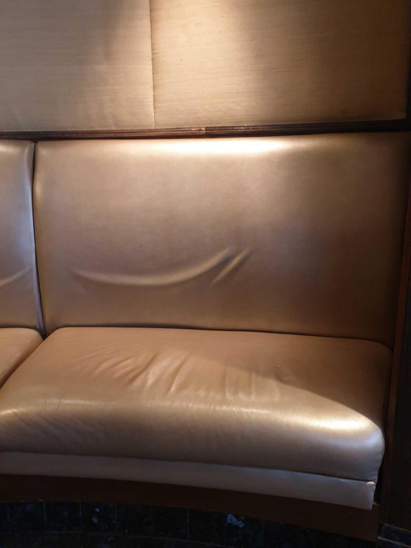 Edelman Leathers Tall Back Rest Banquet Seating 245x 55x 72cm ( Loc Polo Bar) - Bild 2 aus 2