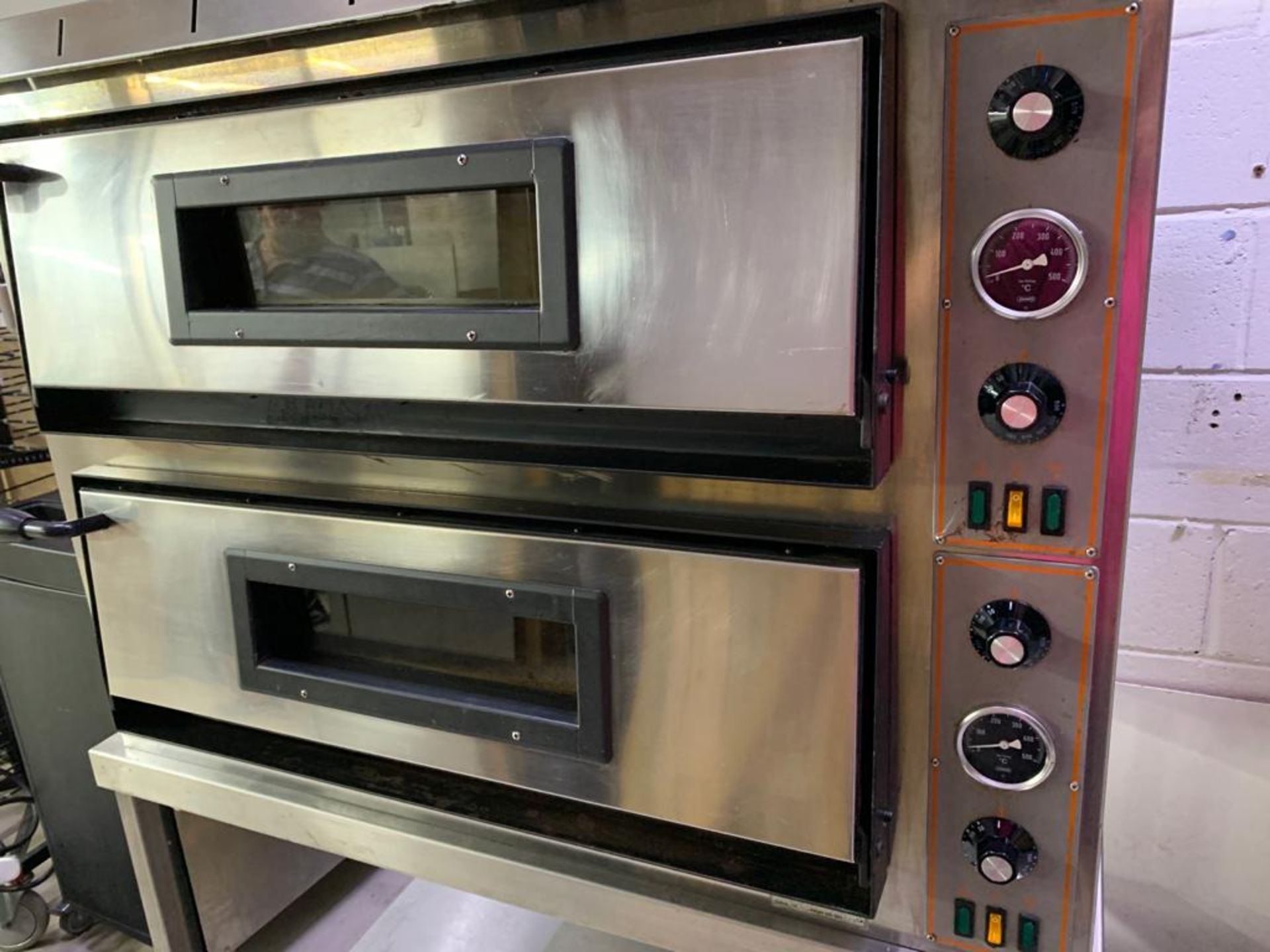 MEC ML44 Electric Pizza Oven Baking Chamber: 2 Max. Working Temperature: 500Â° C Power: 12 Kw (