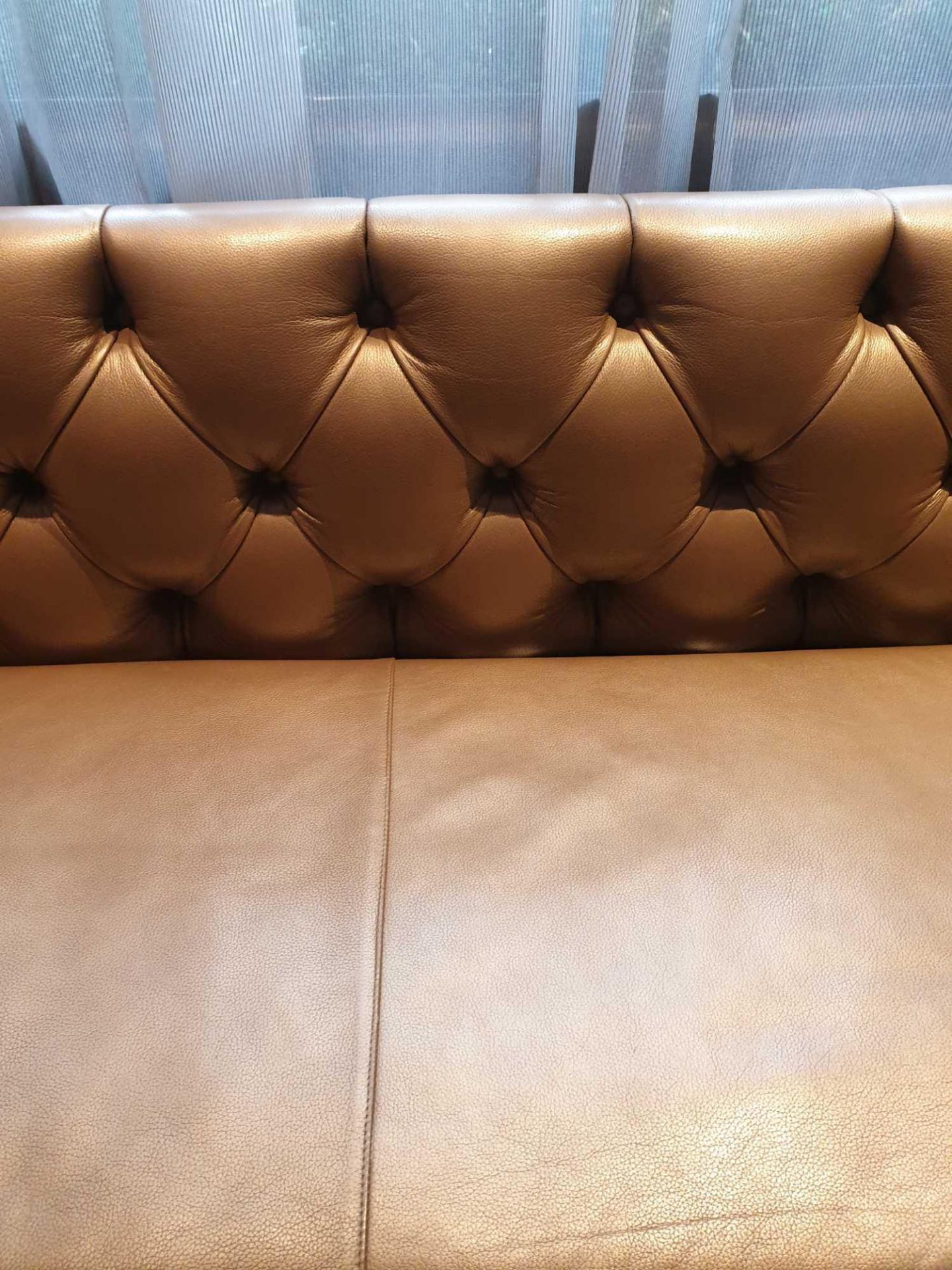 Edelman Leathers Banquet Seating In Gold Leather With Tufted Button Back Rest 272x 47x 40cm And 298x - Image 2 of 2