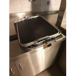 5x Non Slip Serving Trays 600mmx 390mm