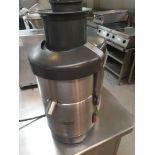 Robot Coupe J80 Ultra Automatic Centrifugal Commercial Juicer Throughput: Up To 120kg/Hr Capacity: