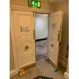 A Pair Of Cream Painted Fire Doors 70x 6x 208cm ( Loc Mount Foyer Doors )