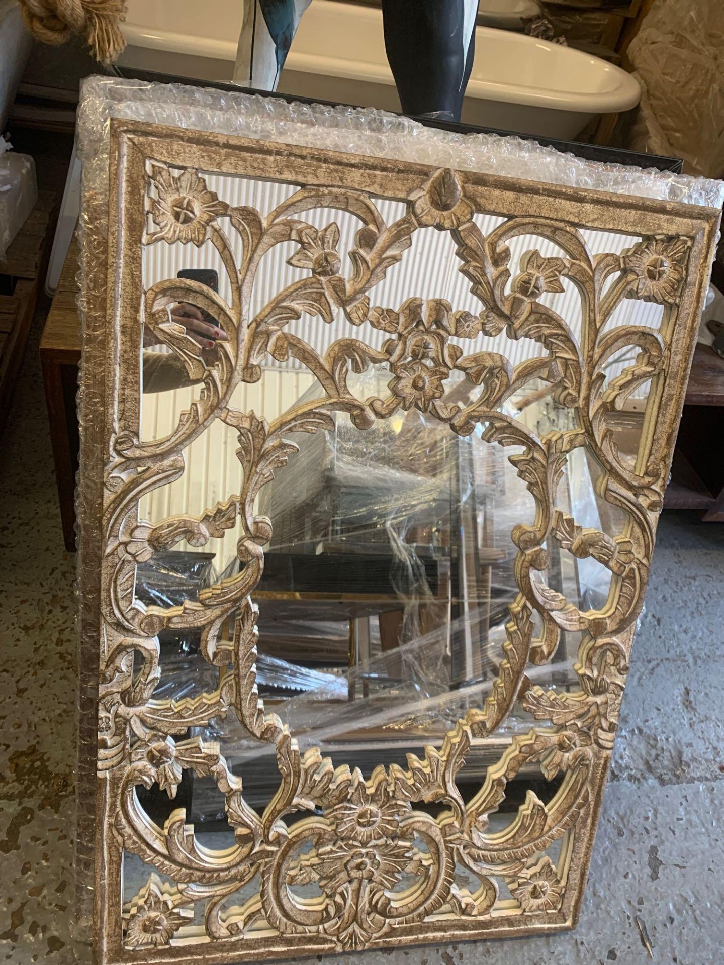 Limi Mirror 610 x 920mm White Washed An Ornate Artisan-Style Wall Mirror With An Intricate Design, - Image 2 of 4