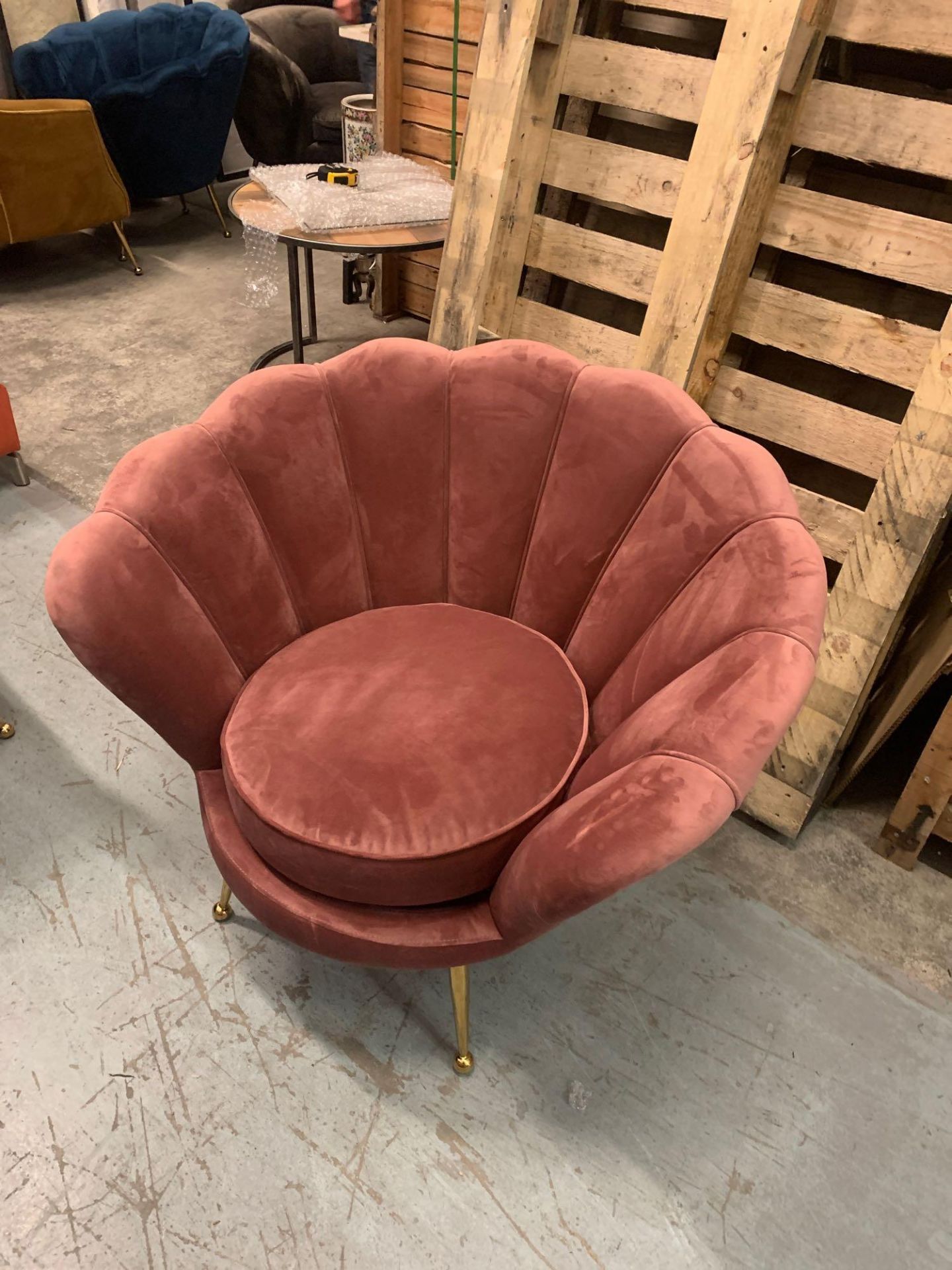 Rivello Armchair Pink W930 x D800 x H780mm This Stunning Rivello Pink Armchair Boasts An Elegant - Image 2 of 4