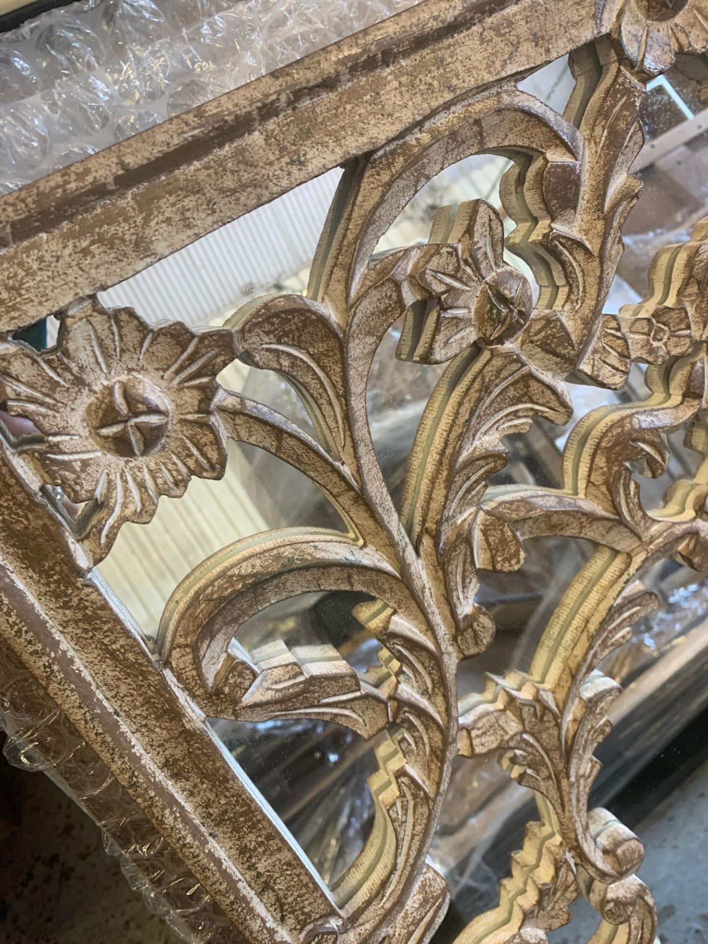 Limi Mirror 610 x 920mm White Washed An Ornate Artisan-Style Wall Mirror With An Intricate Design, - Image 4 of 4