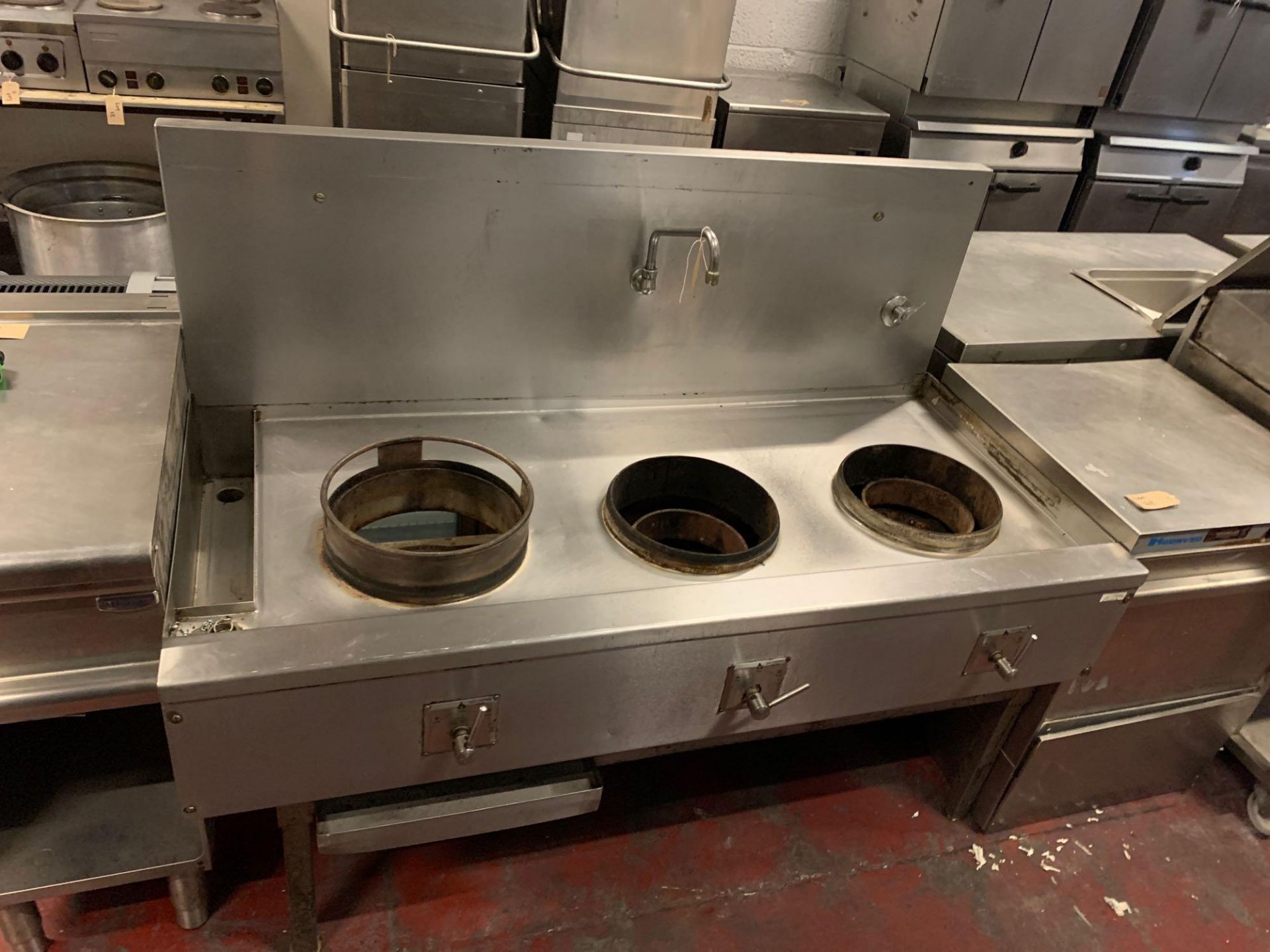 Stainless Commercial Heavy Duty Wok Range . 3 X Burner Rings And Gas Control Tap And Back Splash 150 - Image 2 of 5