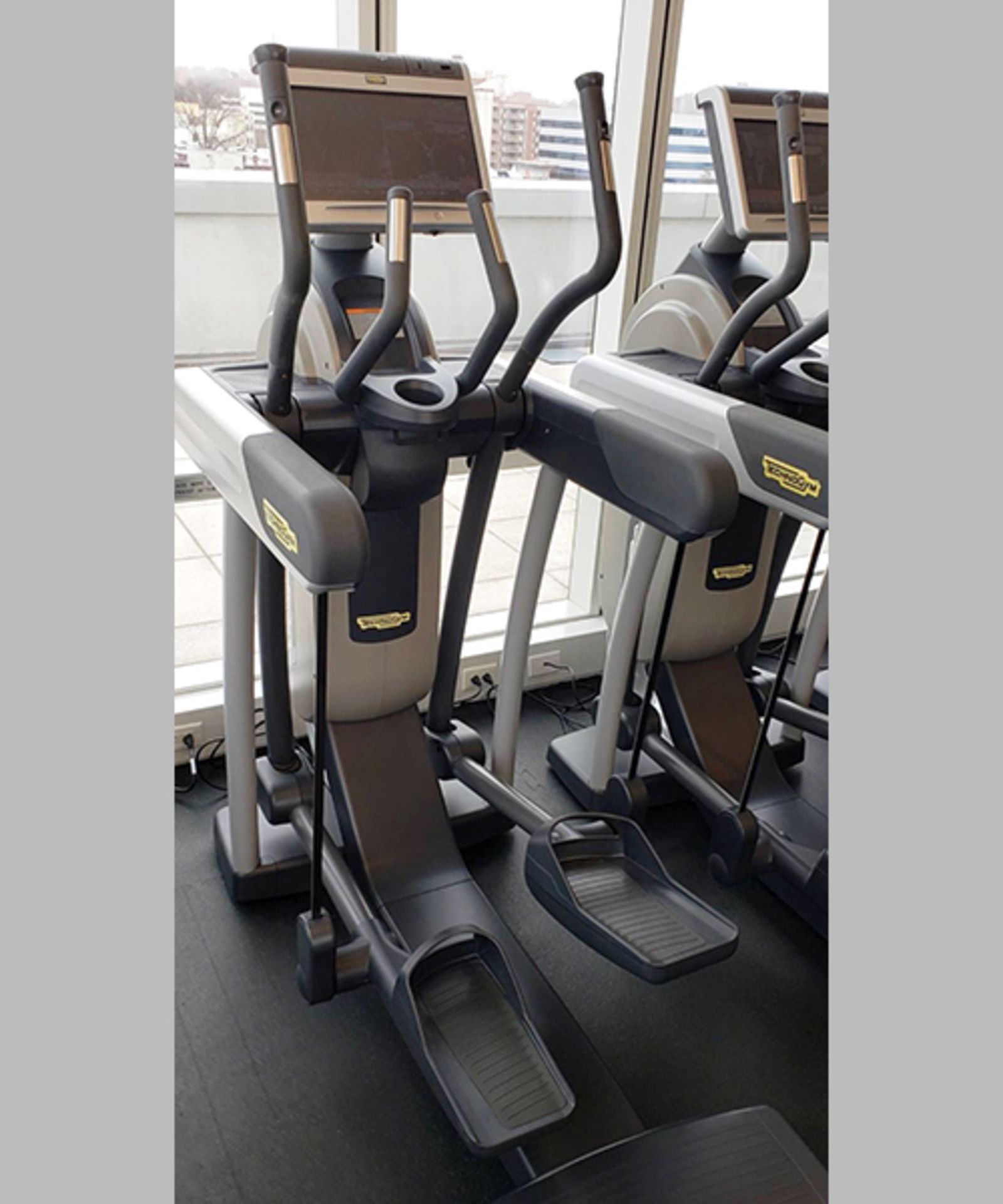 TECHNOGYM EXC 700 Vario Unity Elliptical - Commercial Gym Equipment Length: 1940mm / 85.6in Width