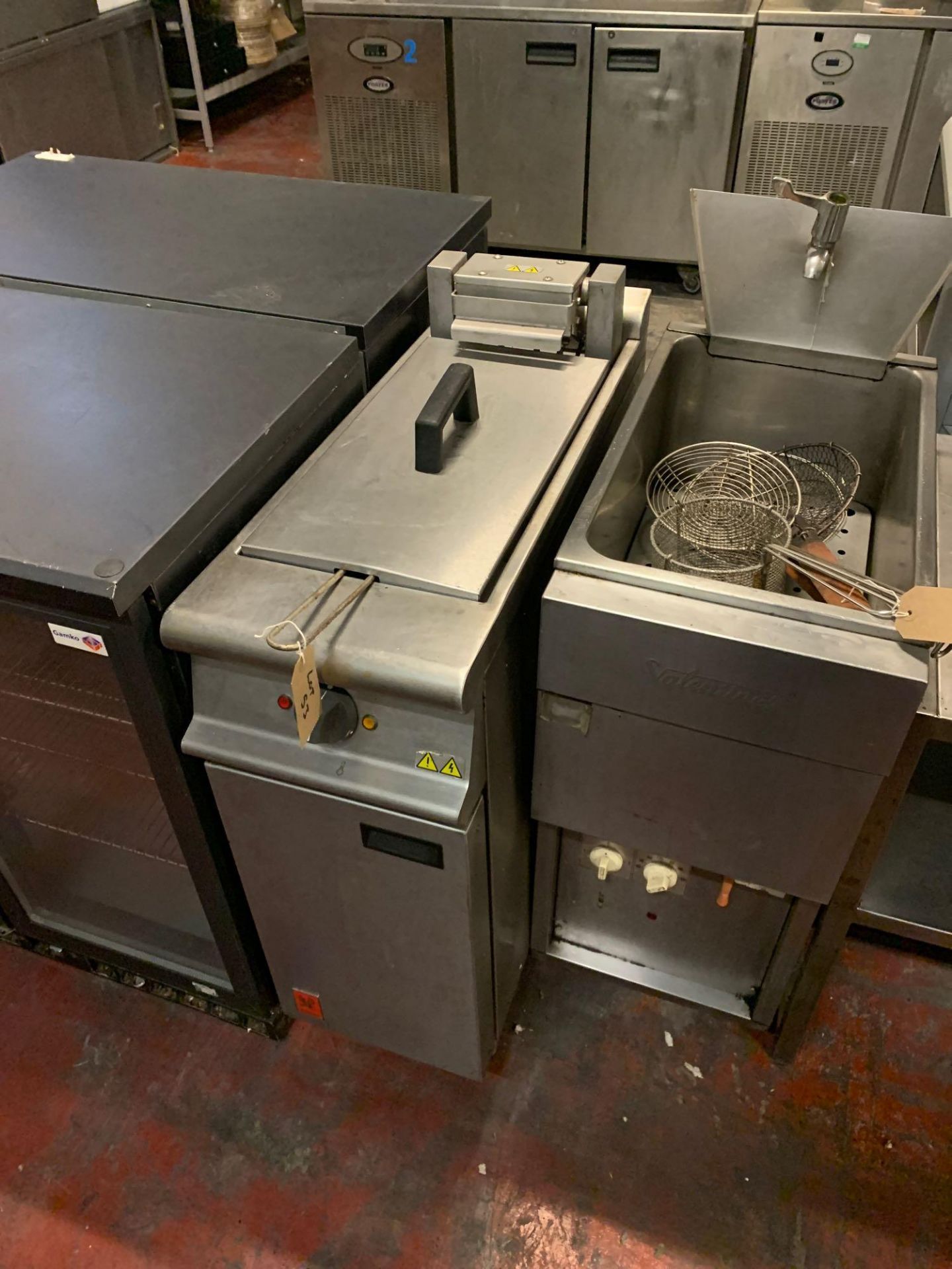 Falcon Dominator Plus E3830 Single Basket Fryer 3 Phase 16 Litre Electric Free Standing Fryer 79cm X