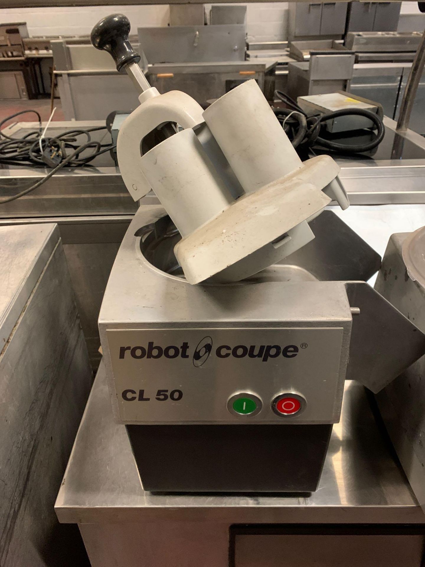 Base units for Robot Coupe- CL50 Blixer 6 V.V R401 and various attachments. - Image 2 of 5