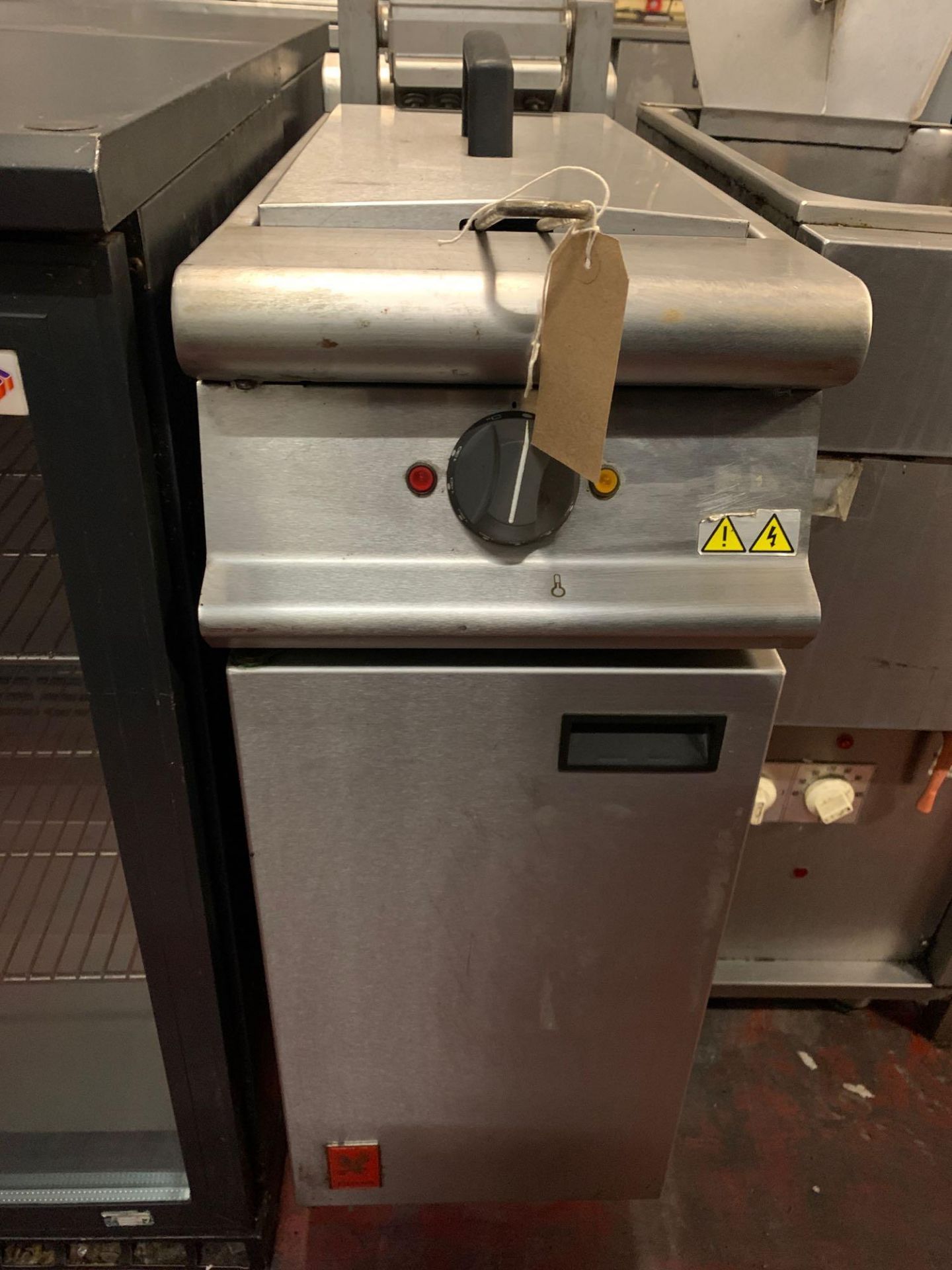 Falcon Dominator Plus E3830 Single Basket Fryer 3 Phase 16 Litre Electric Free Standing Fryer 79cm X - Image 3 of 4